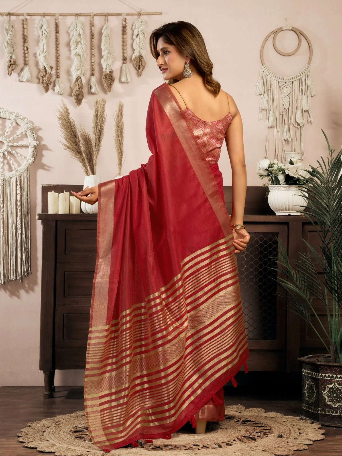 Odette Red Cotton Blend Woven Saree For Women - Image 3