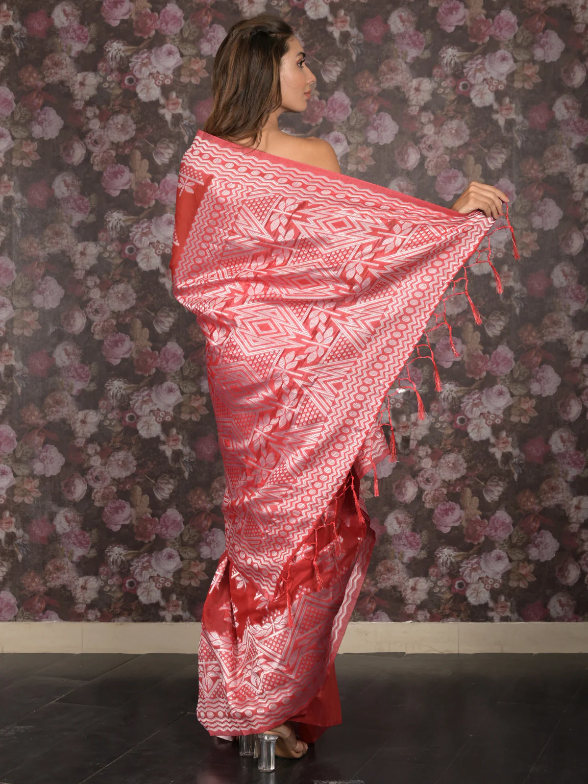 Odette Red Cotton Blend Woven Saree with Unstitched Blouse for Women - Image 4