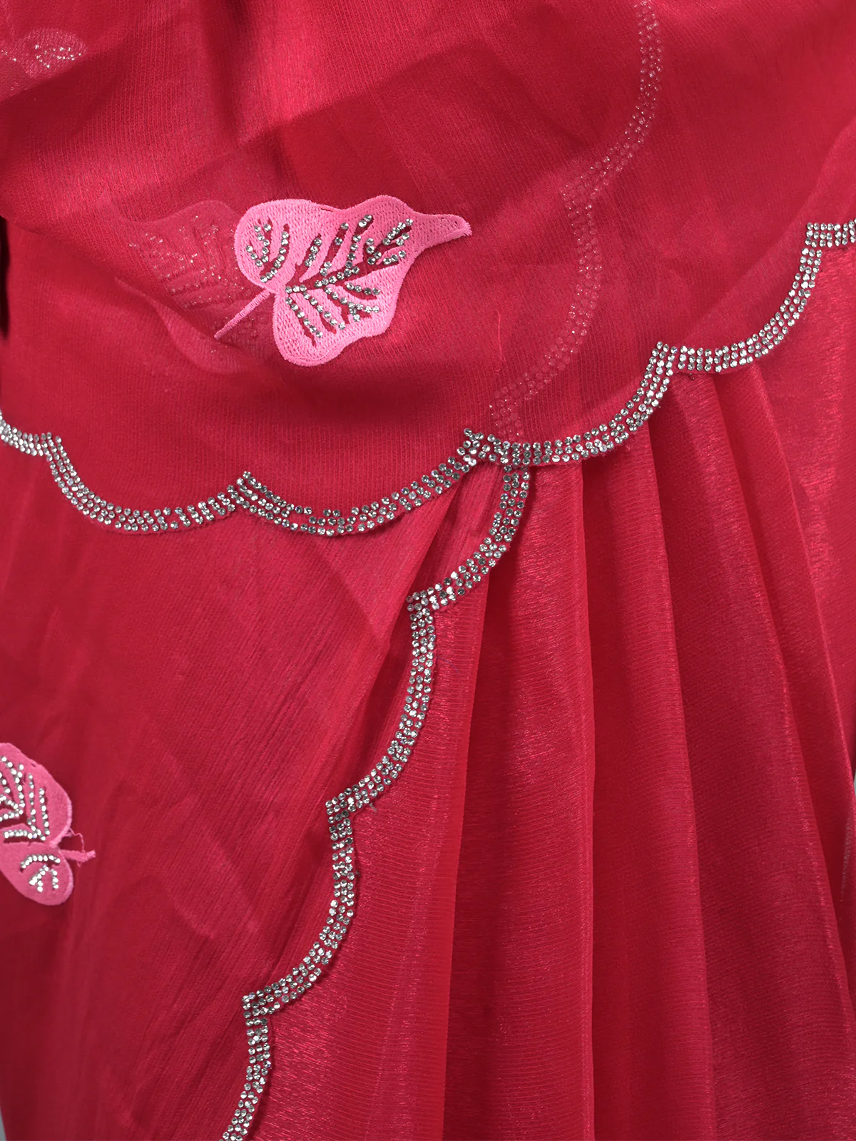 Odette Red Embroidered Chiffon Silk Saree with Unstitched Blouse for Women - Image 5