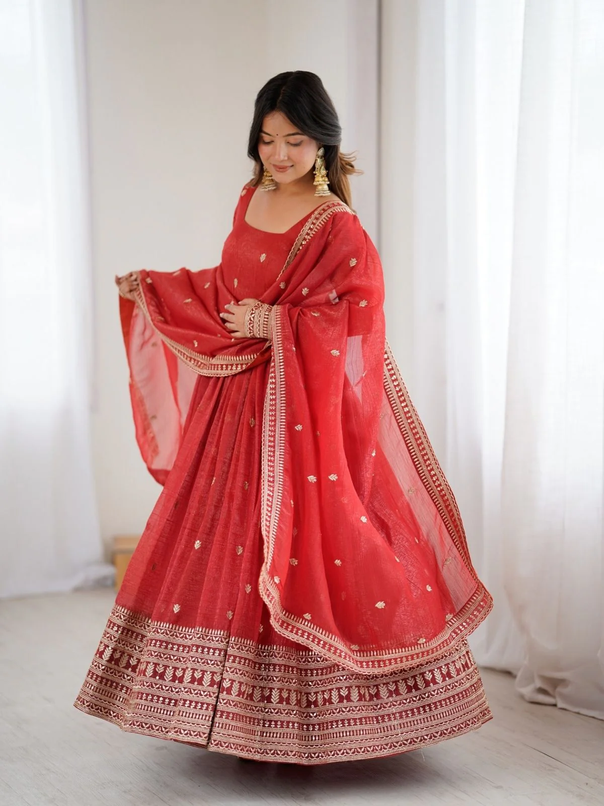 Odette Red Georgette Embellished Kurta Set For Women - Image 2
