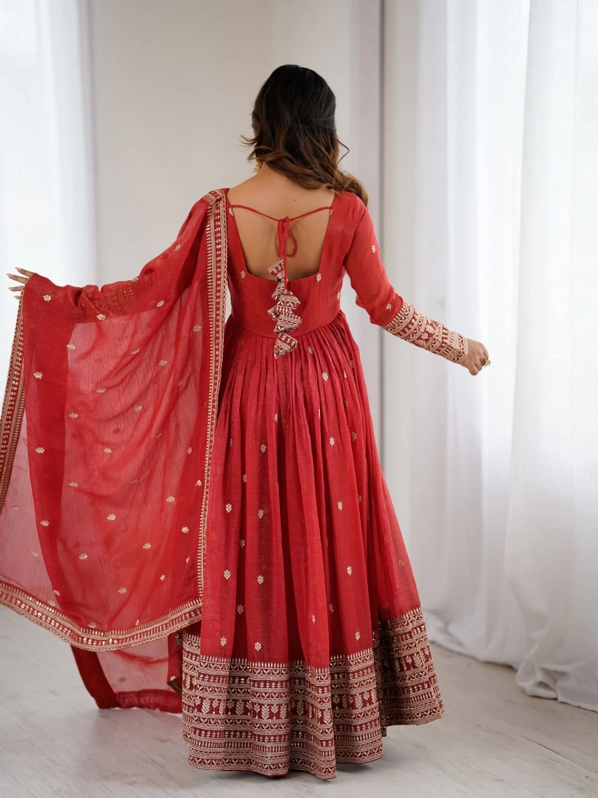 Odette Red Georgette Embellished Kurta Set For Women - Image 4