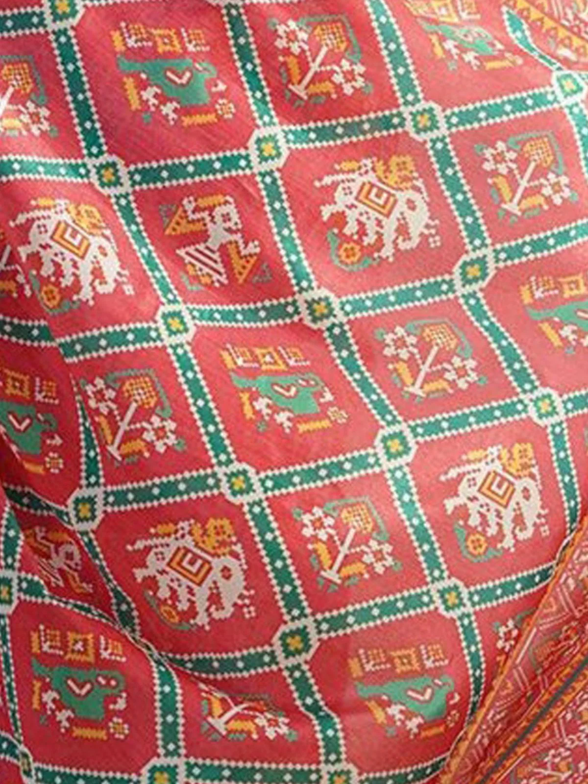 Odette Red Georgette Printed Saree For Women - Image 5