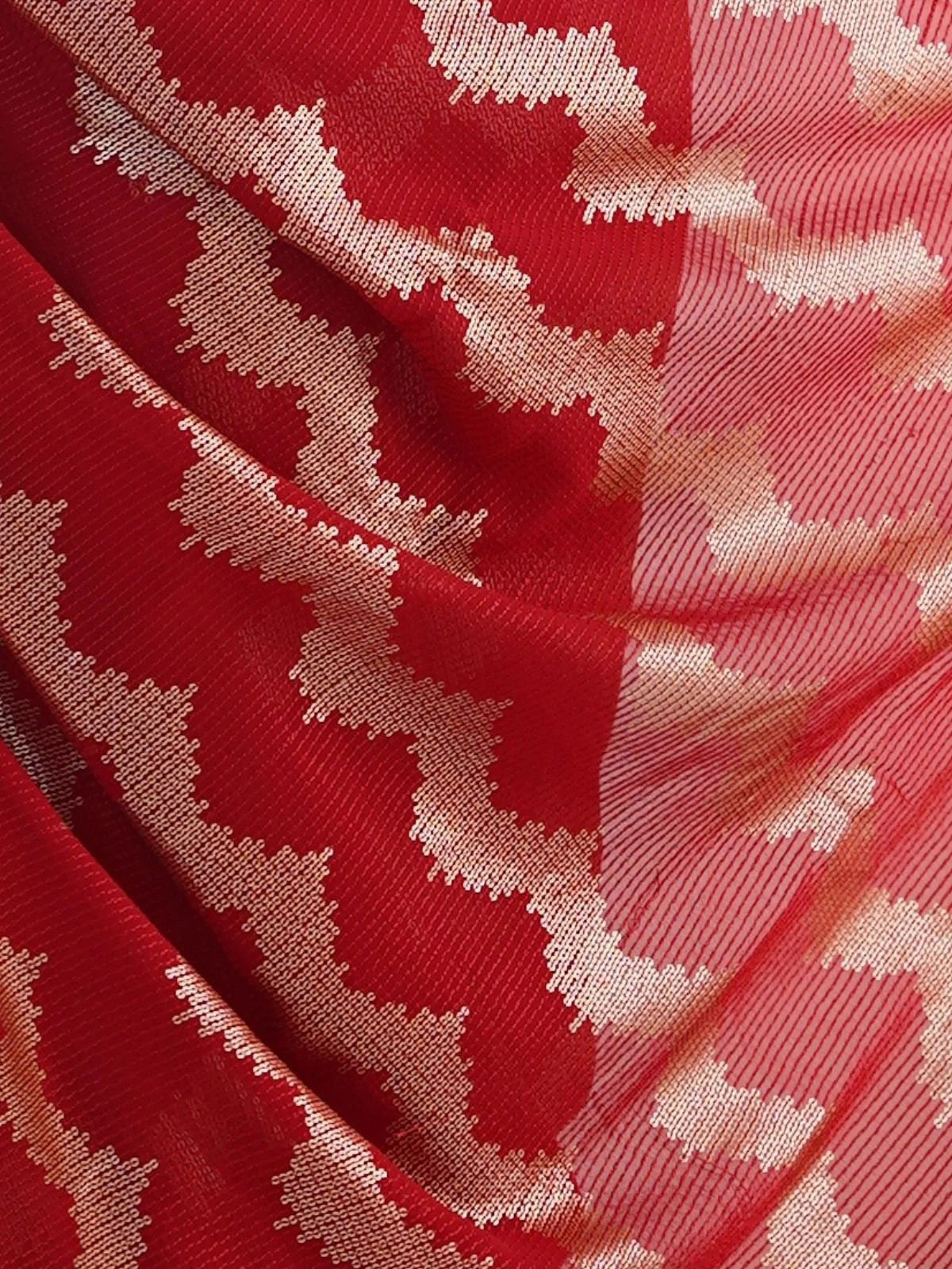 Odette Red Georgette Sequins Saree With Unstitched Blouse For Women - Image 6