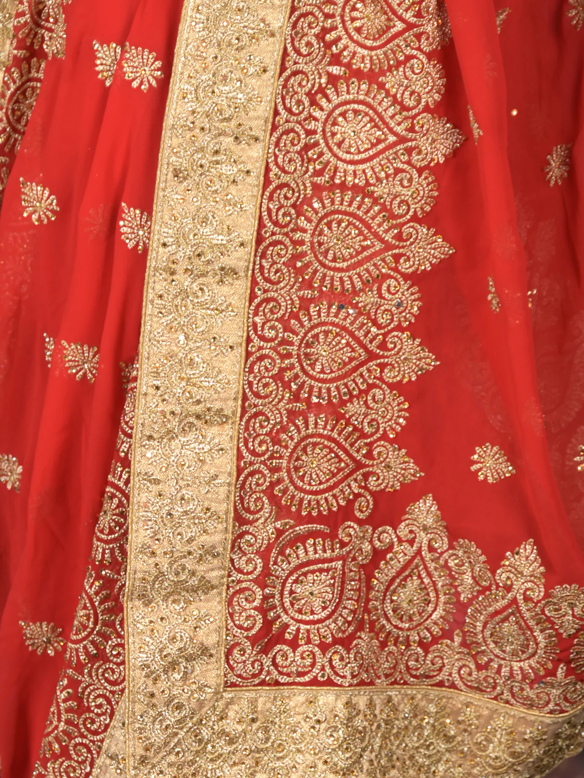 Odette Red Gold Zari Embroidered Georgette Saree with Unstitched Blouse for Women - Image 5