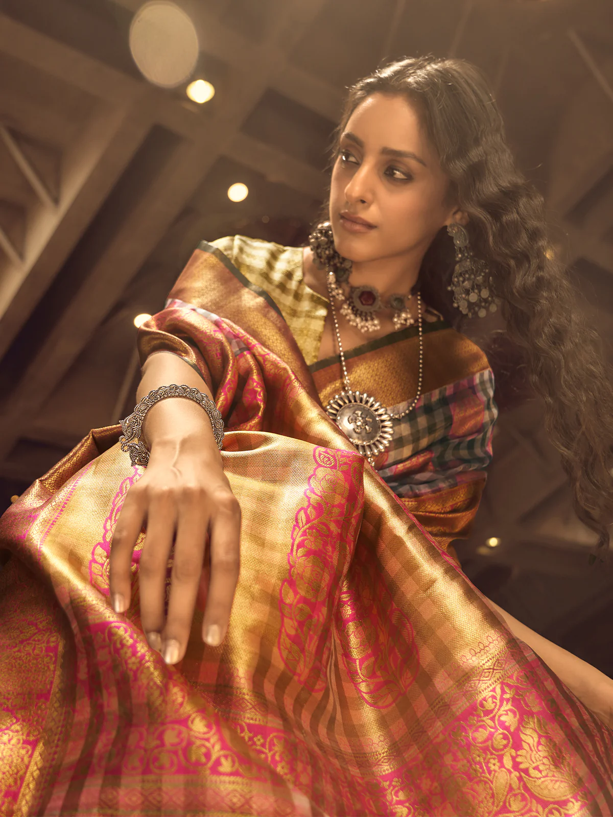 Odette Pink Handloom Woven Silk Blend Saree For Women - Image 2