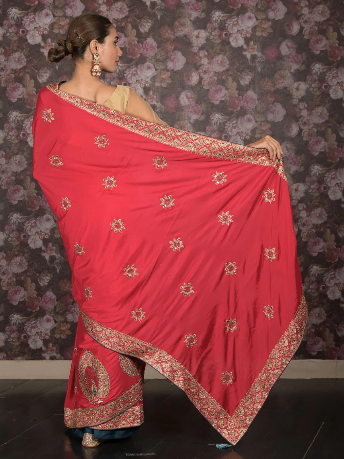 Odette Red Heavy Embroidered Crepe Saree with Unstitched Blouse for Women - Image 4