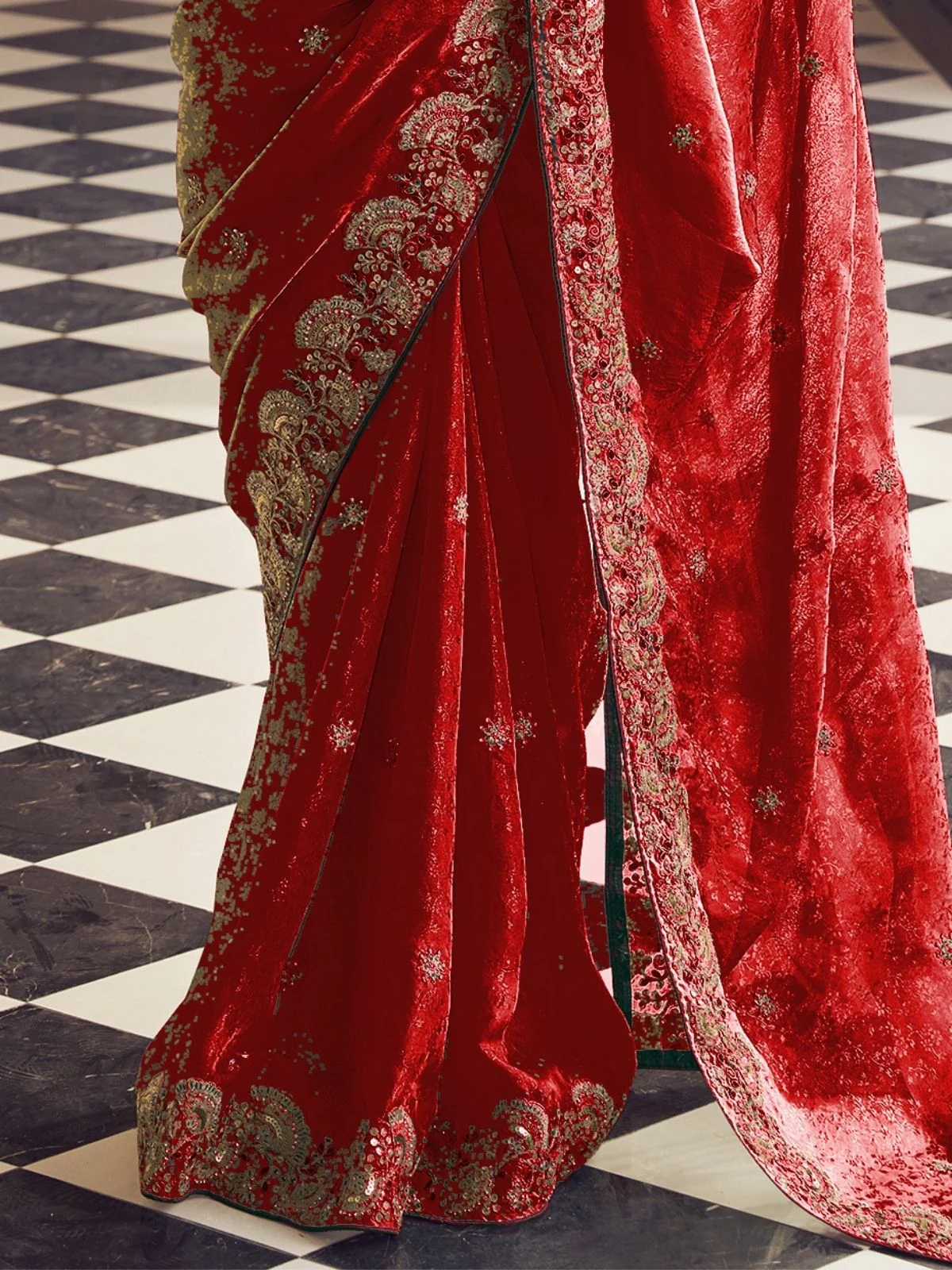Odette Red Jacquard Embroidered Elegant Saree For Women - Image 2