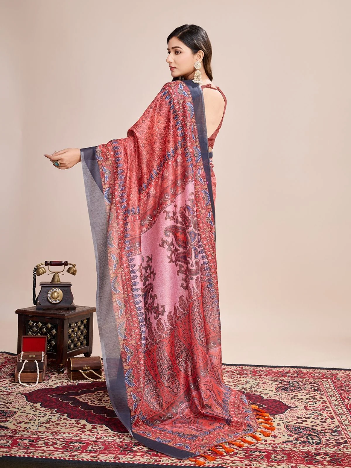 Odette Red Linen Printed Saree With Unstitched Blouse For Women - Image 2