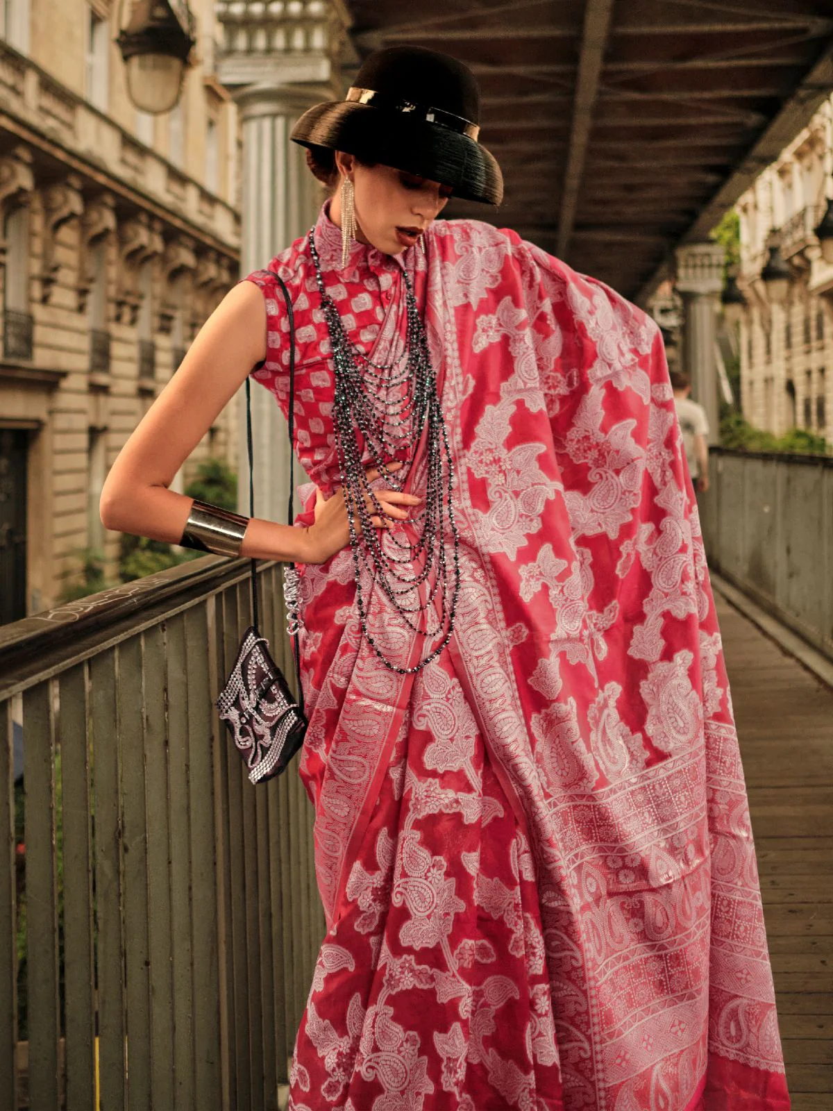 Odette Red Organza Woven Saree With Unstitched Blouse For Women - Image 2