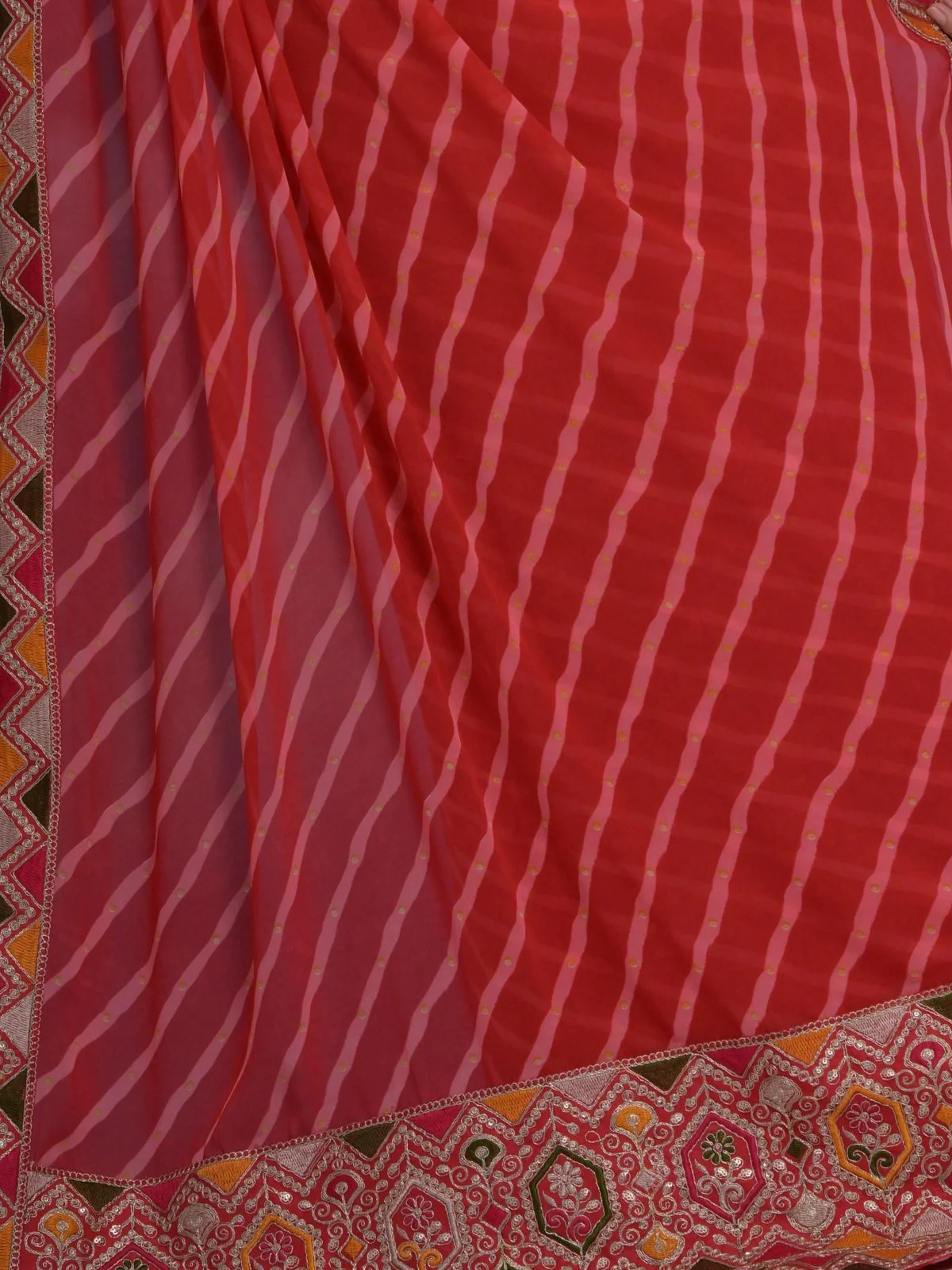 Odette Red Printed Georgette Saree With Unstitched Blouse For Women - Image 7