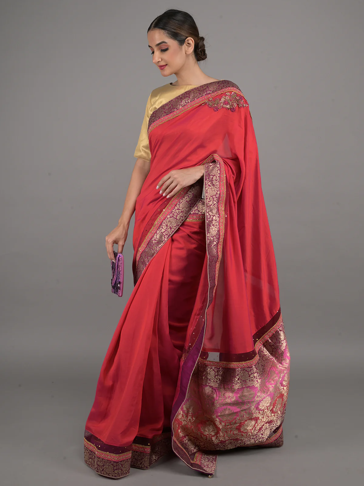 Odette Red Shaded Chinon Silk Blend Woven Saree With Unstitched Blouse For Women - Image 2