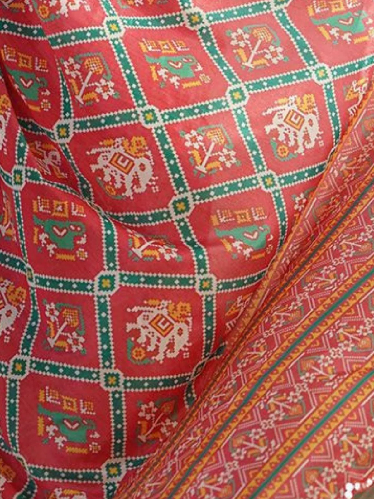 Odette Red Silk Blend Bandhini Print & Cutwork Saree For Women - Image 5