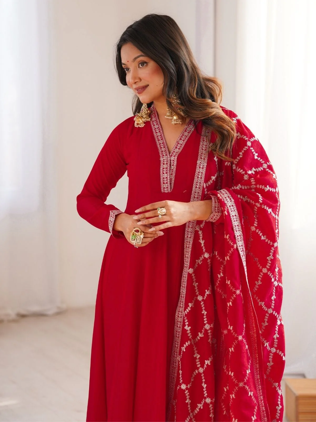 Odette Red Silk Blend Embellished Kurta Set For Women - Image 4
