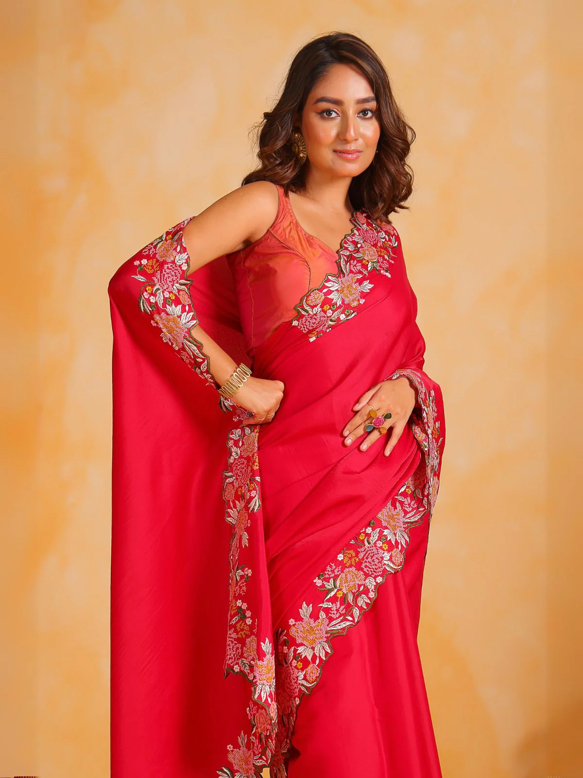 Odette Red Silk Blend Embroidered Saree With Unstitched Blouse For Women - Image 3