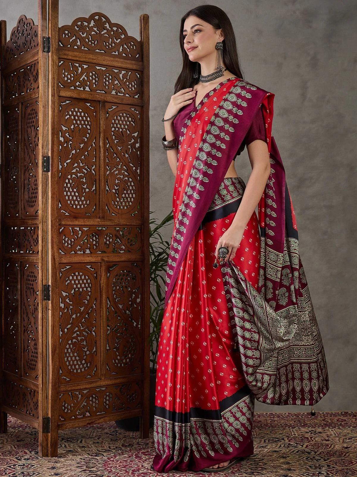 Odette Red Silk Blend Printed Elegant Saree For Women - Image 3
