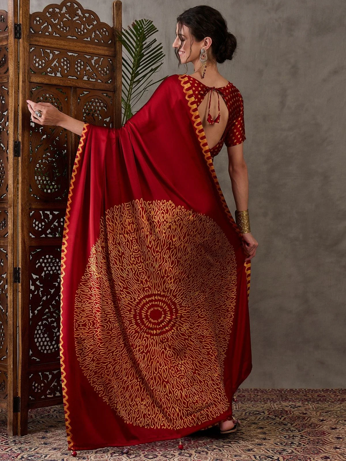 Odette Red Silk Blend Printed Elegant Saree For Women - Image 2