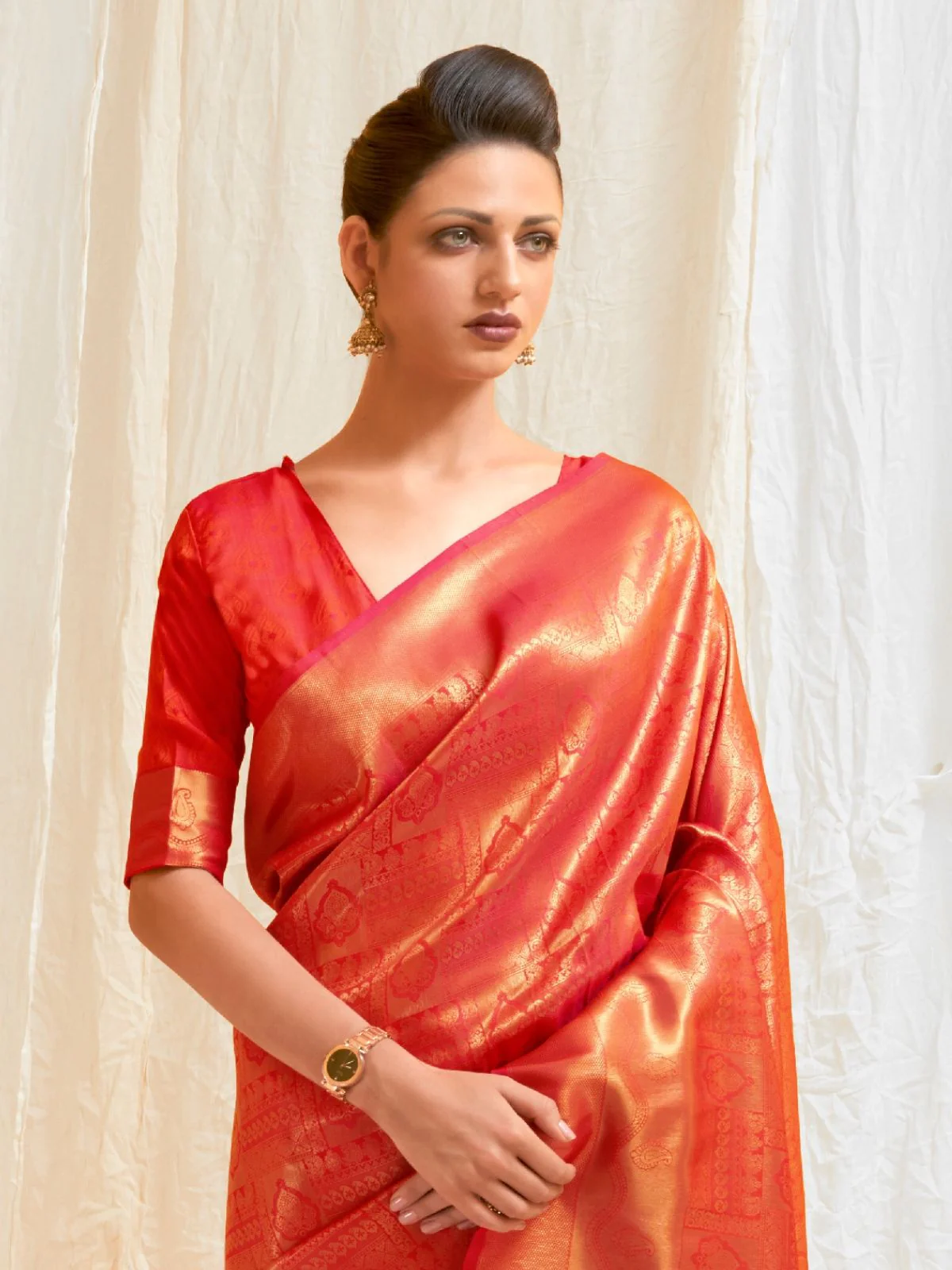 Odette Red Silk Blend Woven Saree With Unstitched Blouse For Women - Image 2