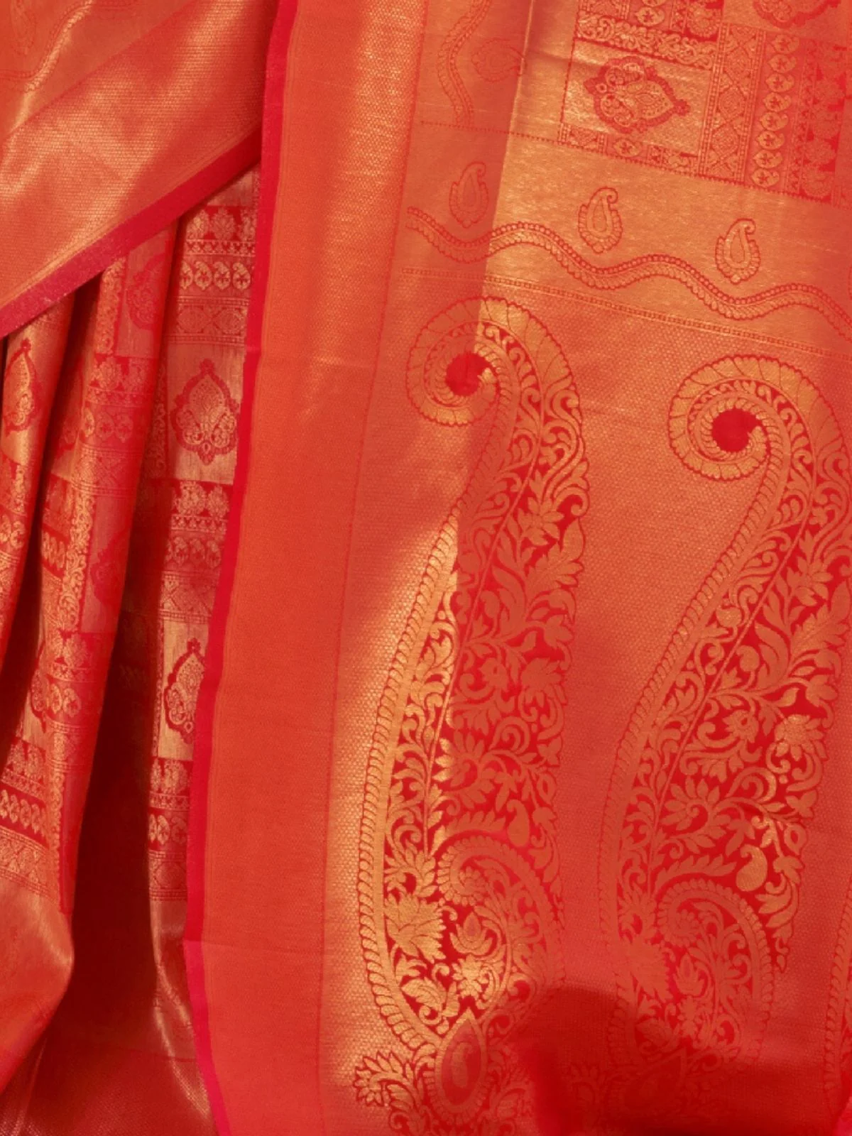 Odette Red Silk Blend Woven Saree With Unstitched Blouse For Women - Image 3