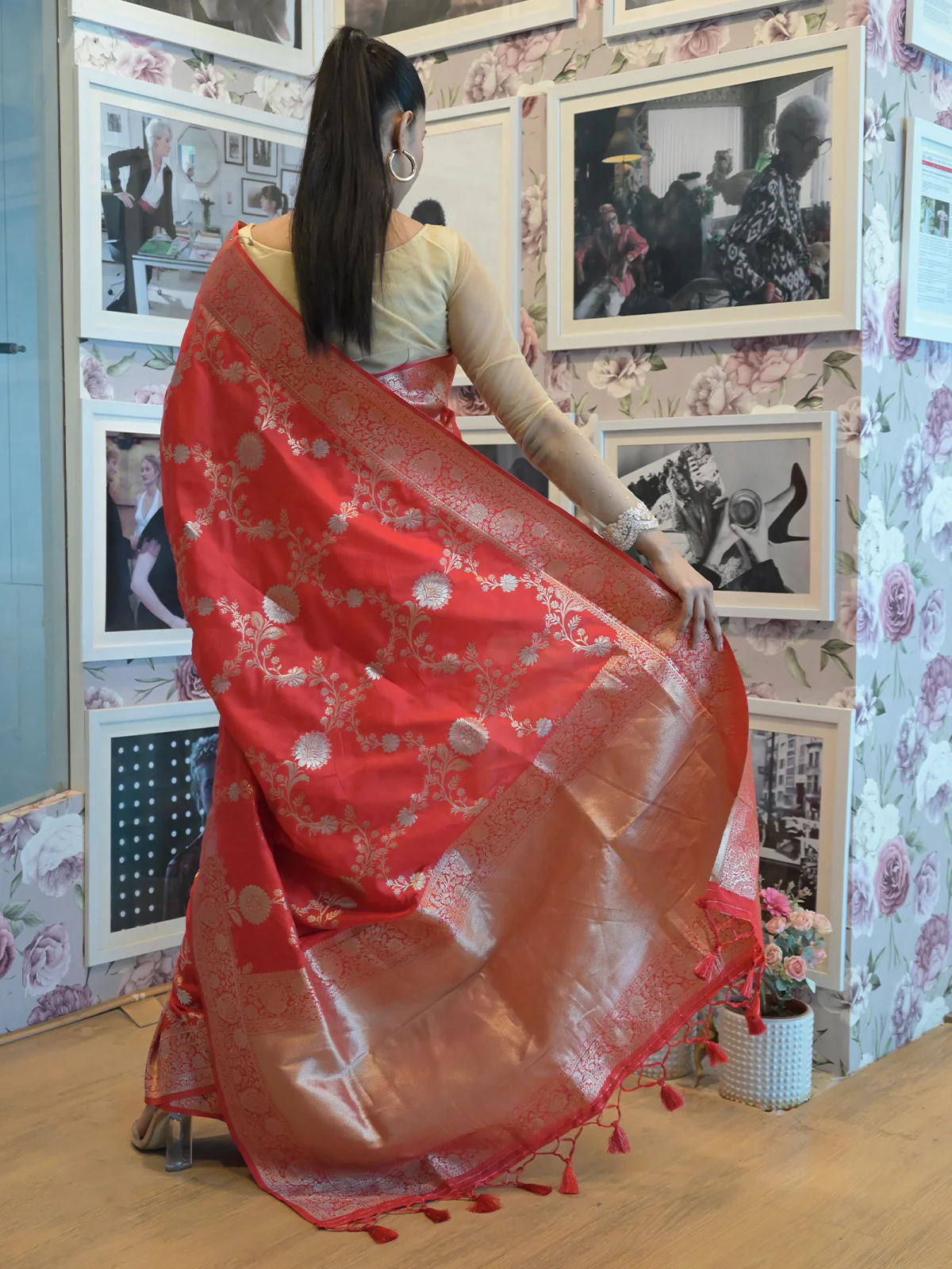Odette Red Silk Blend Woven Saree with Unstitched Blouse for Women - Image 4