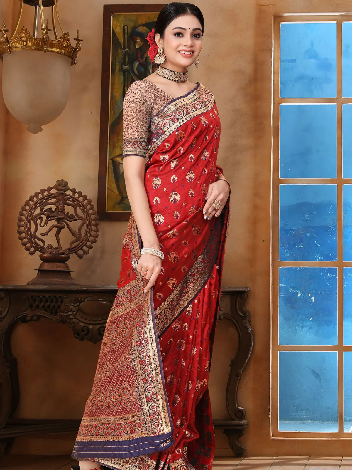Odette Red Woven Banarasi Silk Saree With unstitched Blouse For Women - Image 3