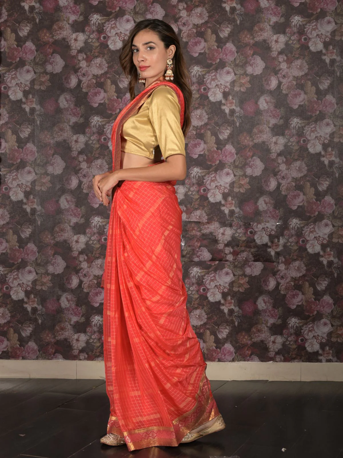 Odette Red Woven Crepe Saree With Unstitched Blouse For Women - Image 3