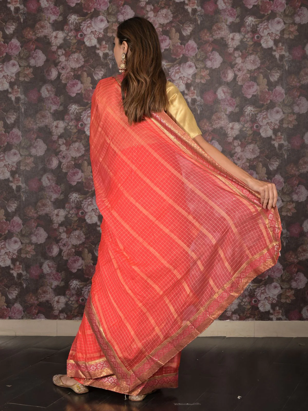 Odette Red Woven Crepe Saree With Unstitched Blouse For Women - Image 4