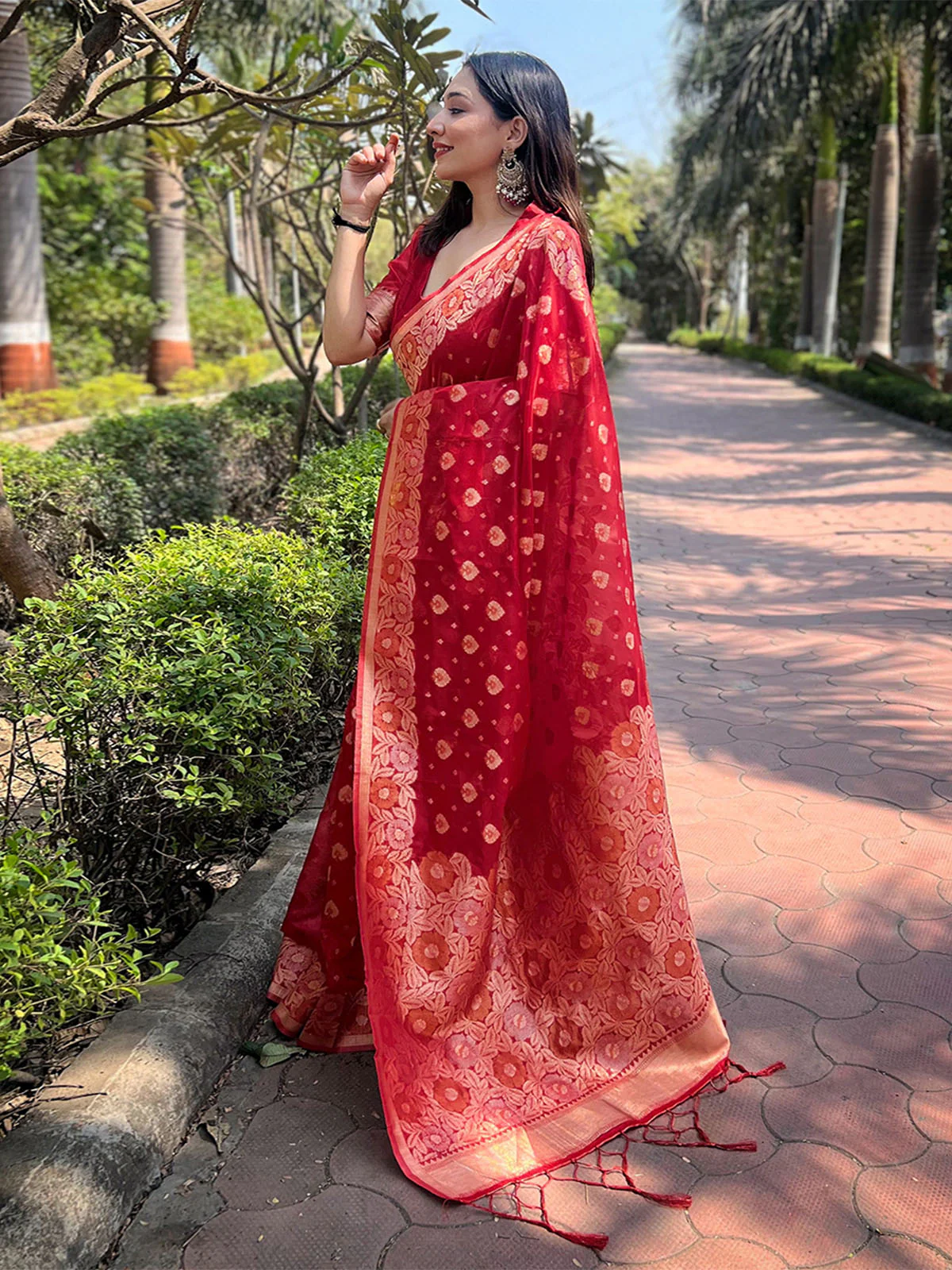 Odette Red Woven Design Organza Saree With Unstitched Blouse For Women - Image 2