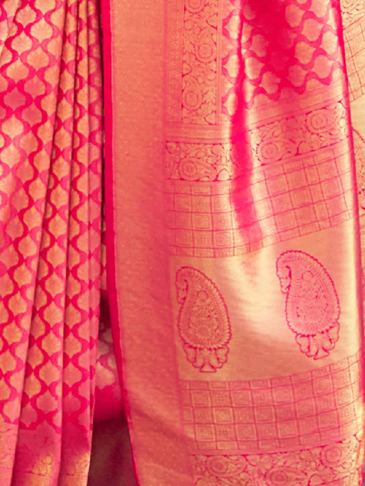 Odette Pink Woven Design Silk Blend Saree With Unstitched Blouse For Women - Image 4