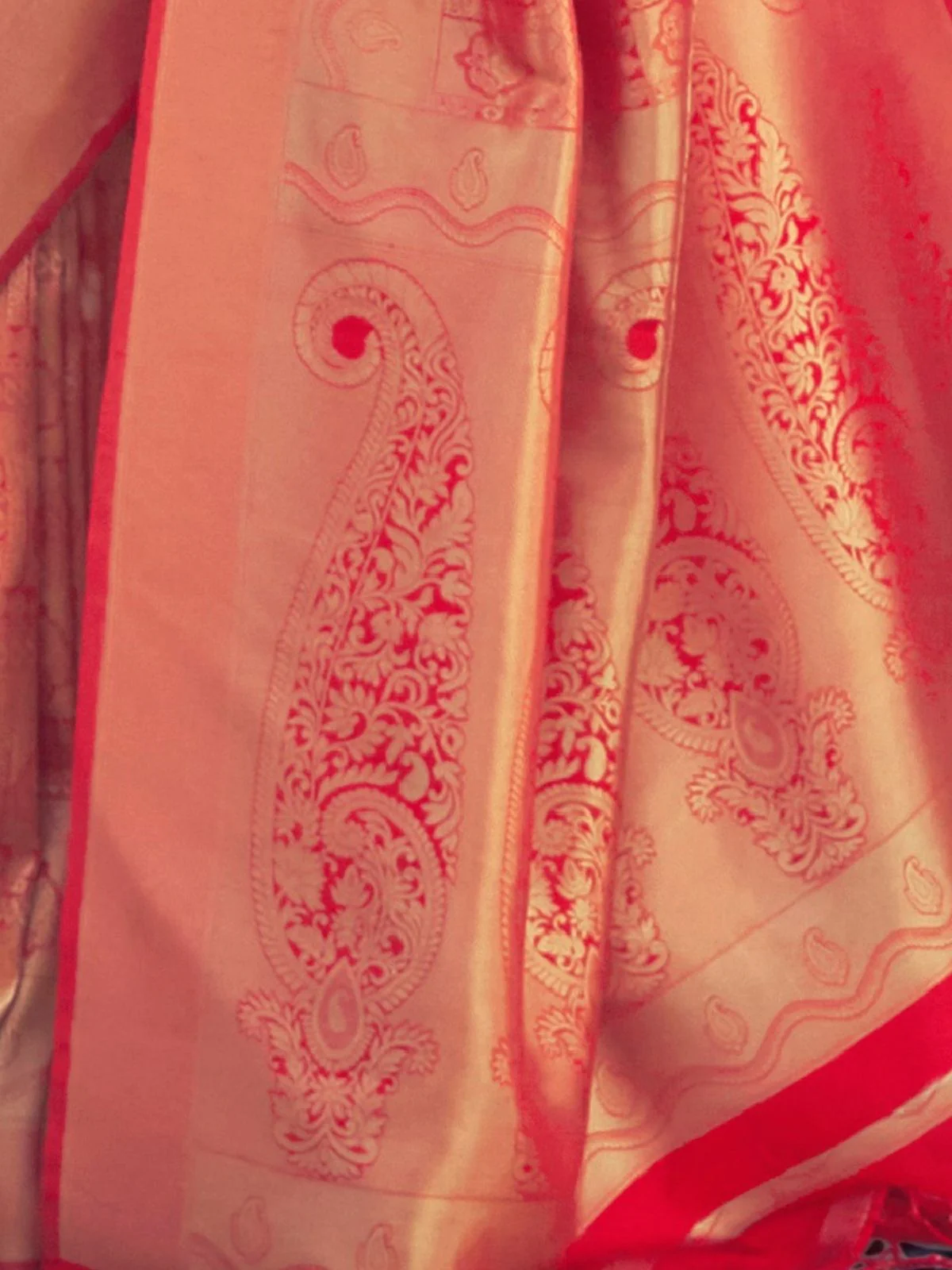 Odette Red Woven Design Silk Blend Saree With Unstitched Blouse For Women - Image 4
