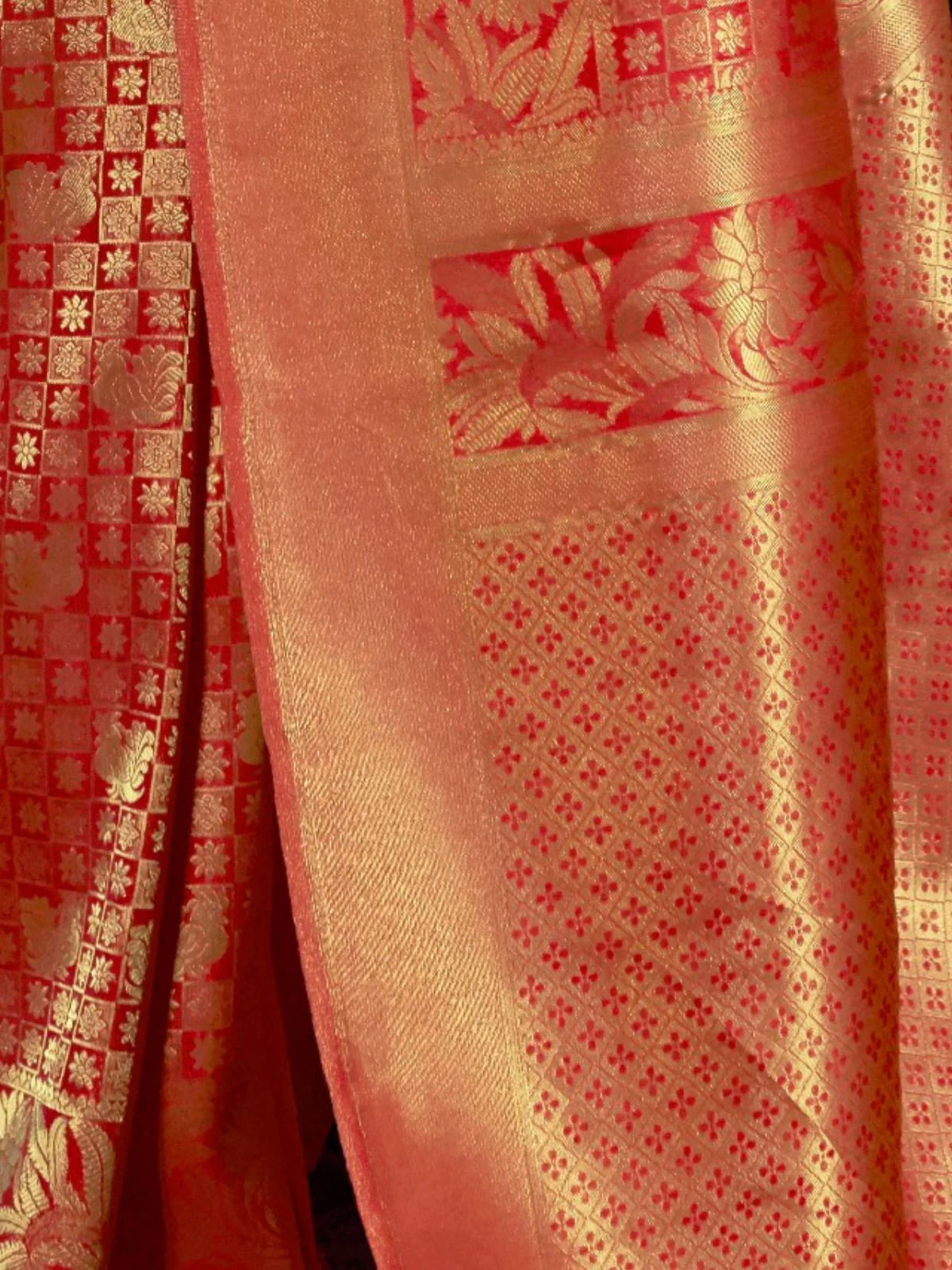Odette Red Woven Design Silk Blend Saree With Unstitched Blouse For Women - Image 3