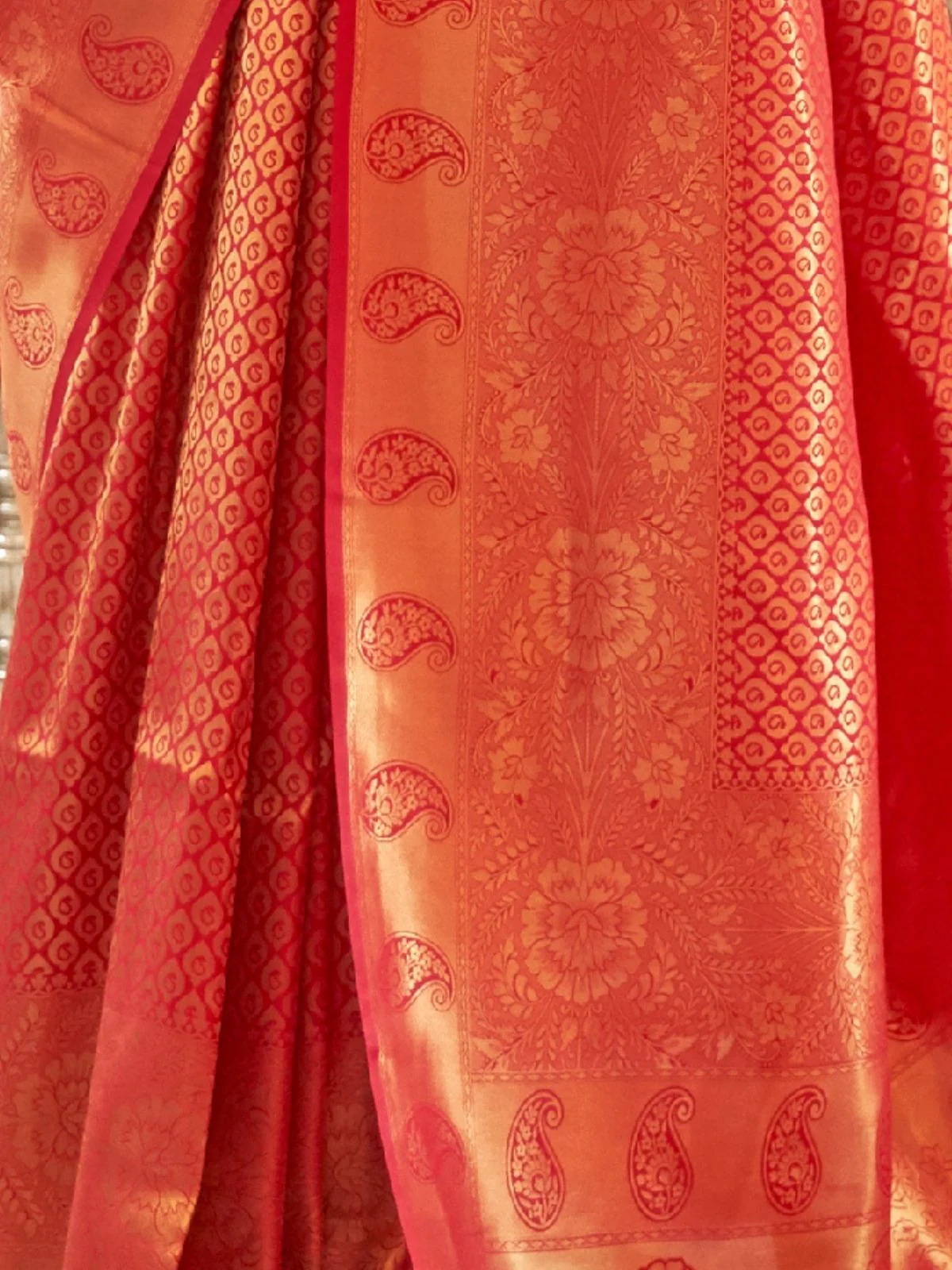 Odette Red Woven Design Silk Blend Saree With Unstitched Blouse For Women - Image 3