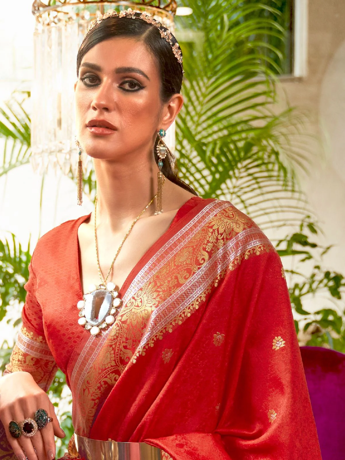 Odette Red Woven Design Silk Blend Saree With Unstitched Blouse For Women - Image 3