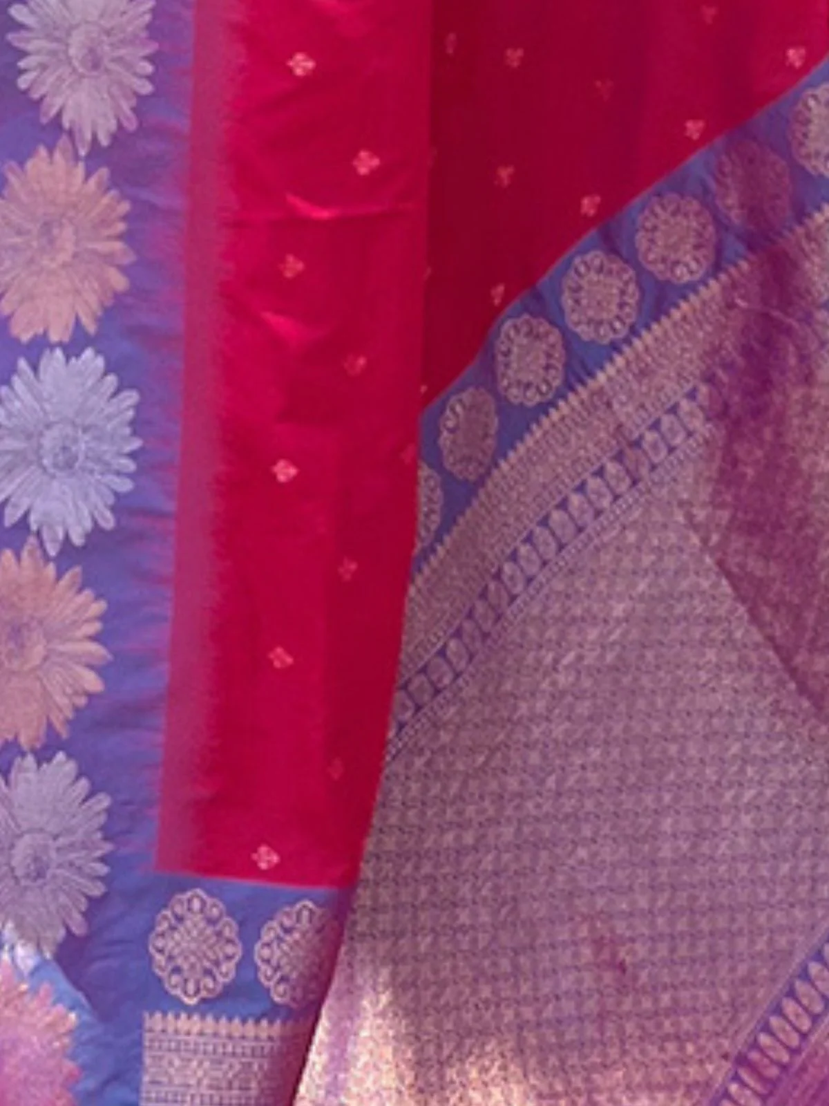 Odette Red Woven Design Soft Silk Saree With Unstitched Blouse For Women - Image 4