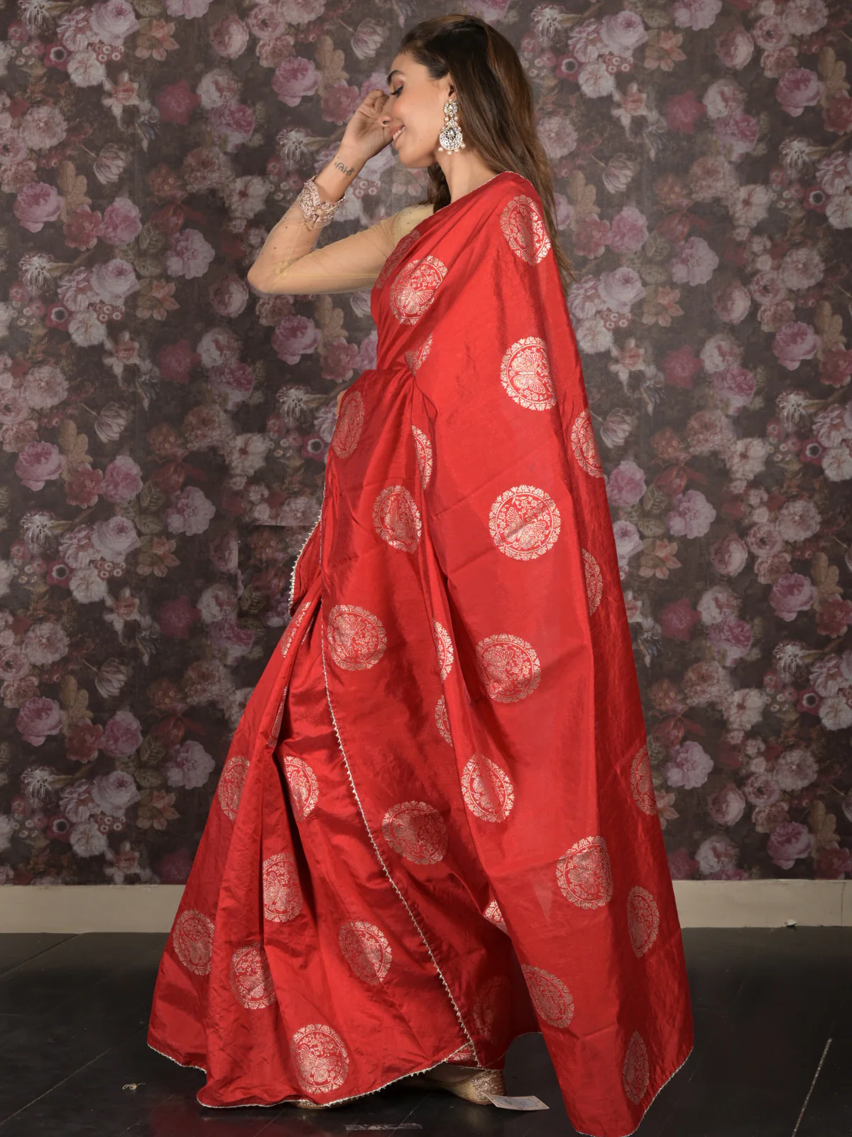 Odette Red Woven Silk Blend Saree Without Blouse For Women - Image 3