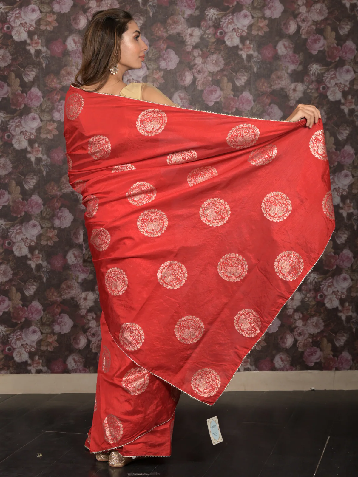 Odette Red Woven Silk Blend Saree Without Blouse For Women - Image 4