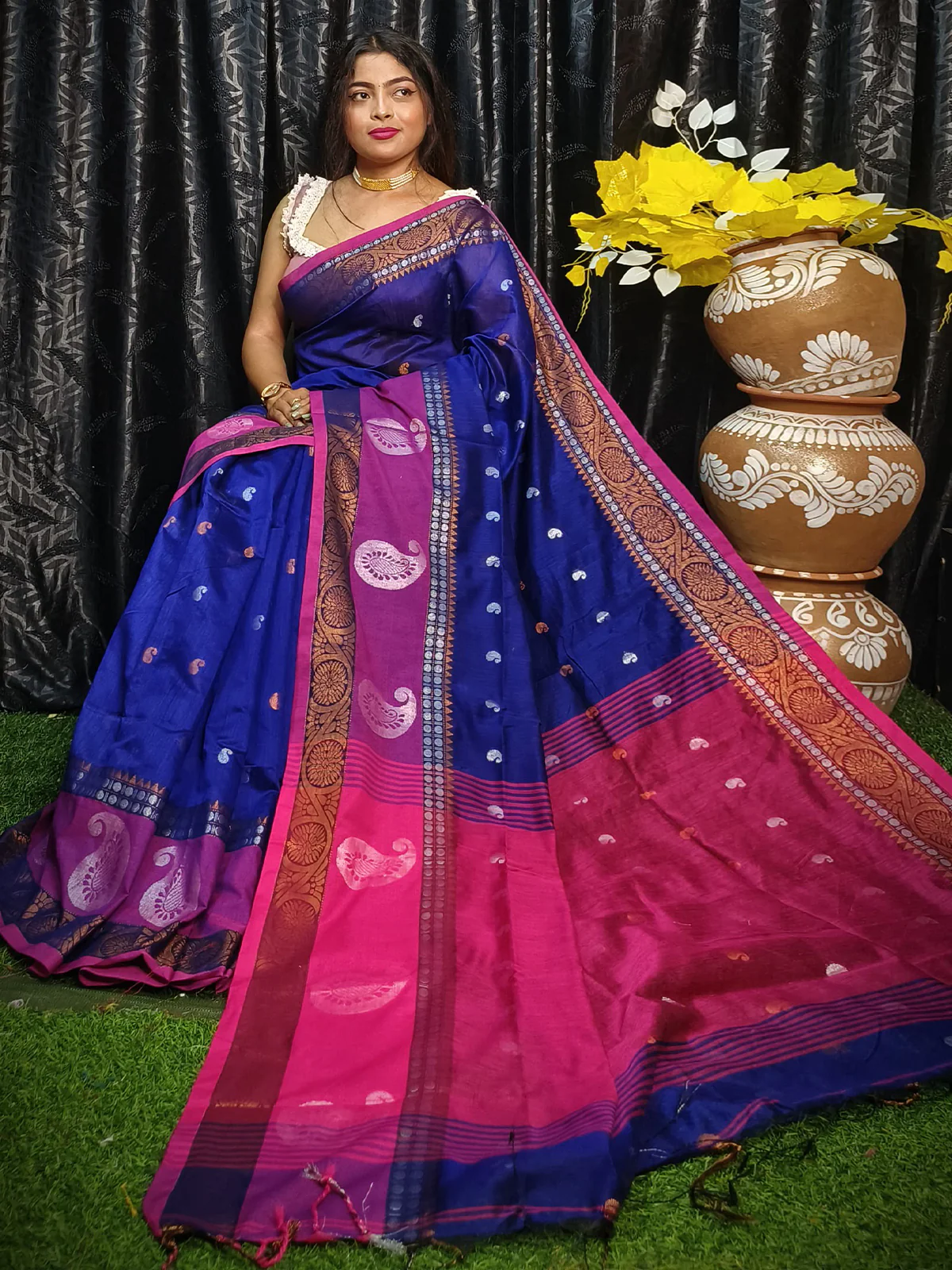 Odette Royal Blue Silk Blend Saree with Unstitched Blouse For Women - Image 2