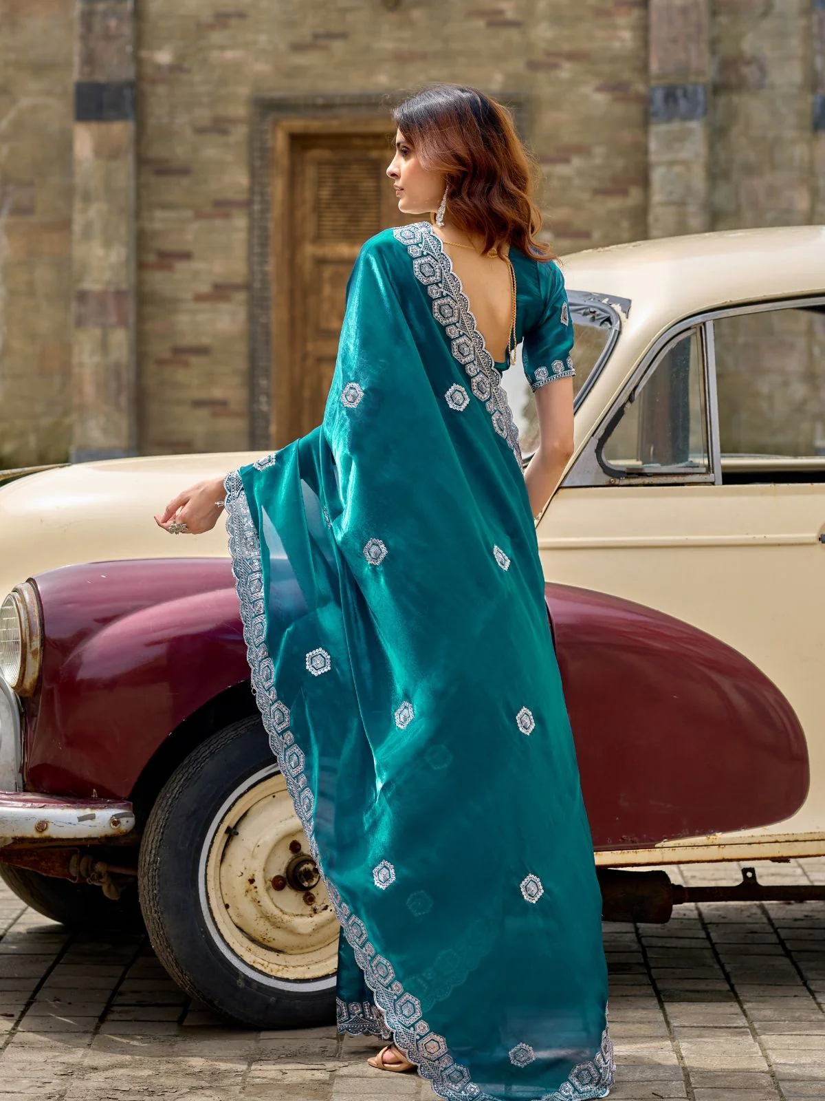 Odette Sea Green Chiffon Embellished Saree For Women - Image 4