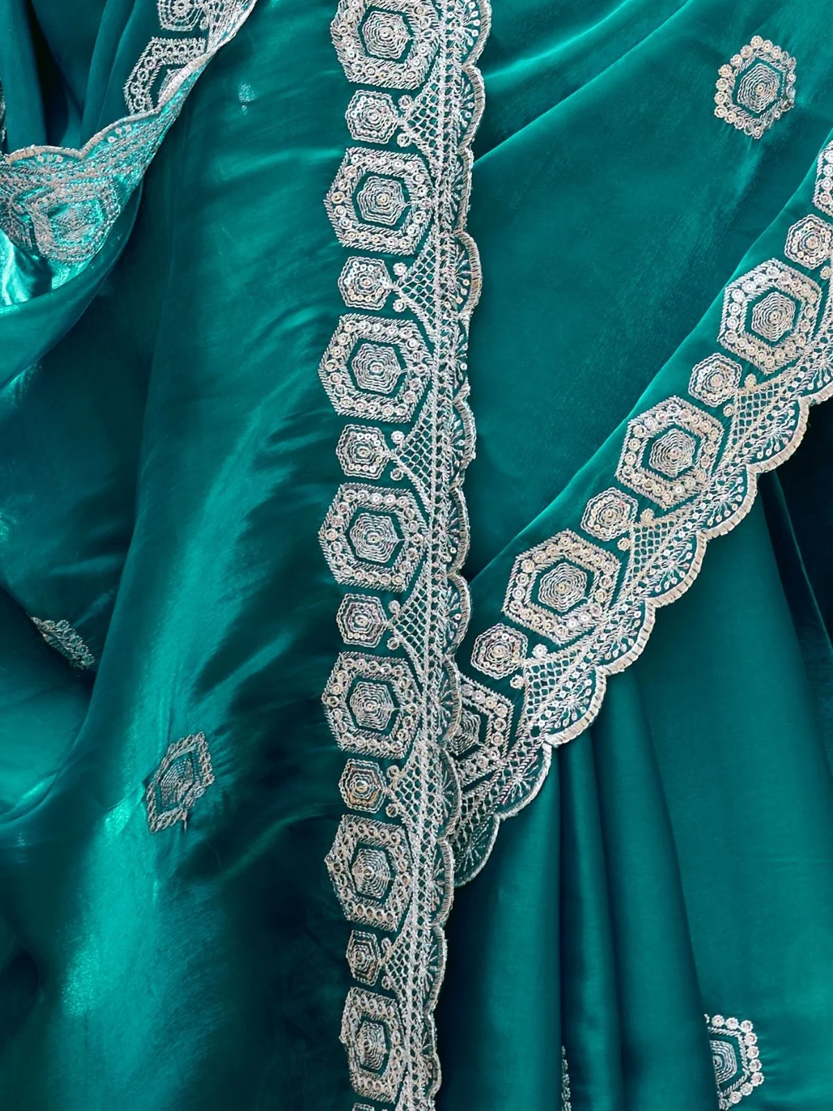 Odette Sea Green Chiffon Embellished Saree For Women - Image 6