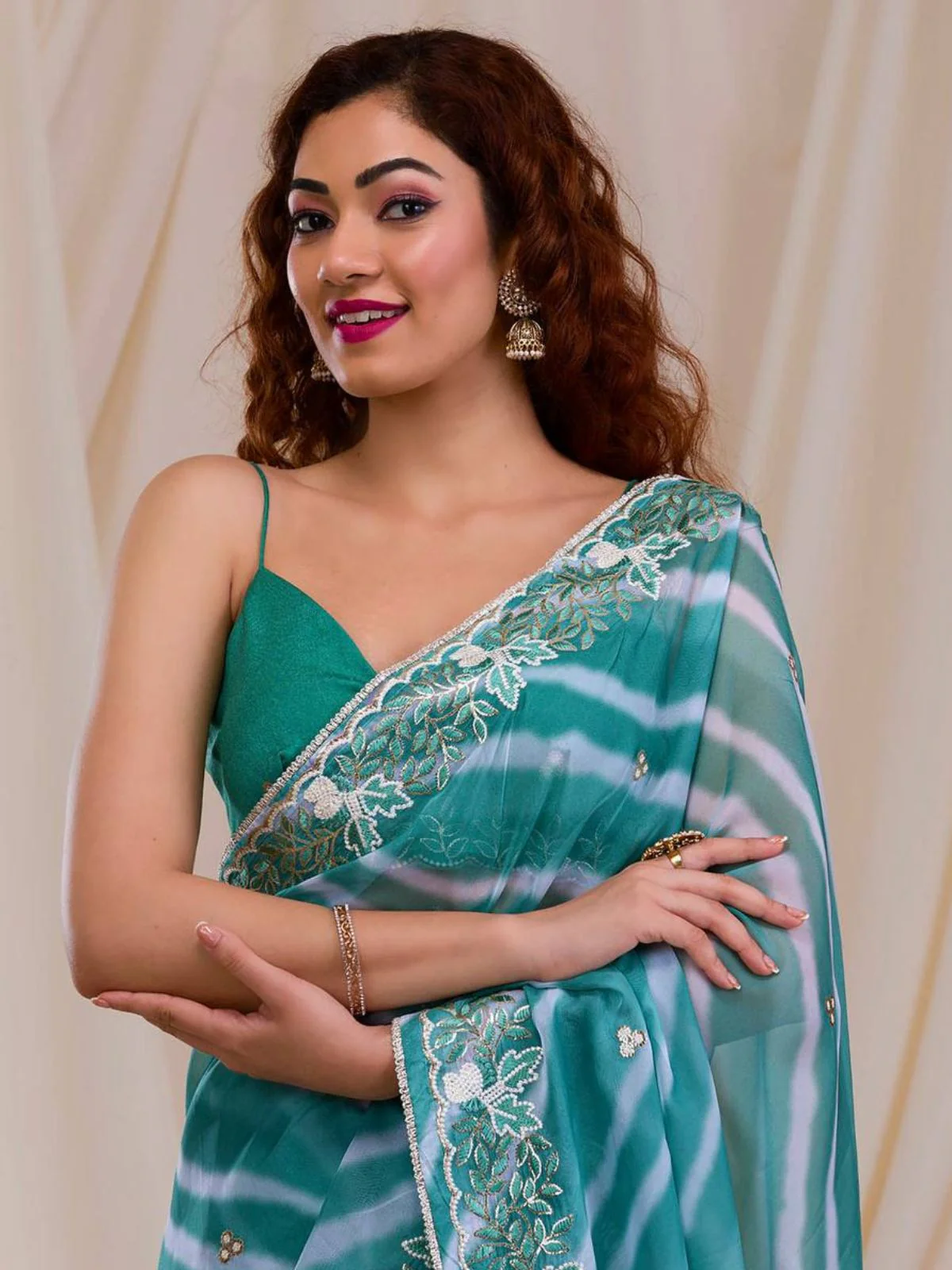 Odette Sea Green Embroidered Georgette Saree With Unstitched Blouse For Women - Image 3