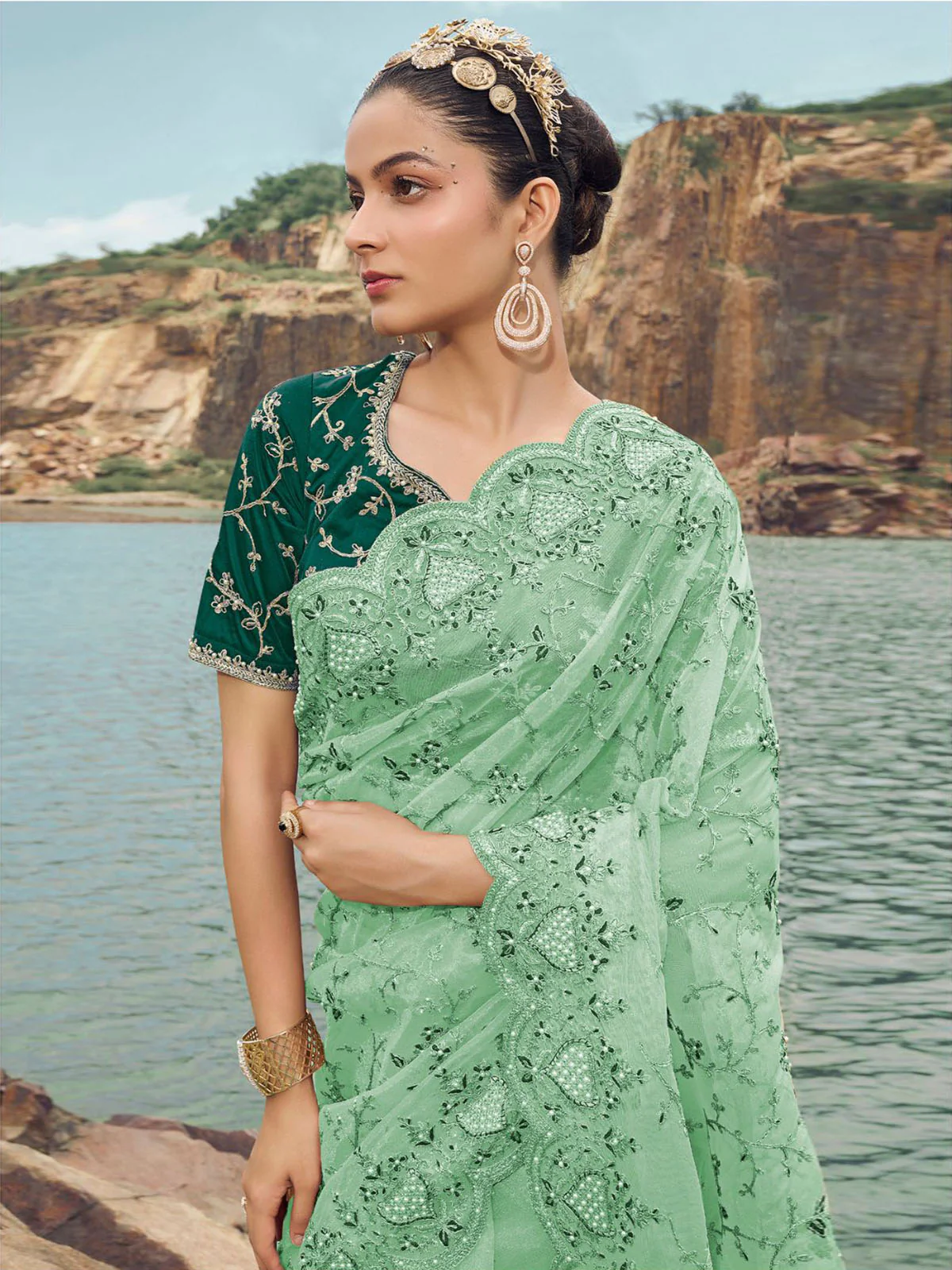 Odette Sea Green Embroidered Net Saree With Unstitched Blouse For Women - Image 2