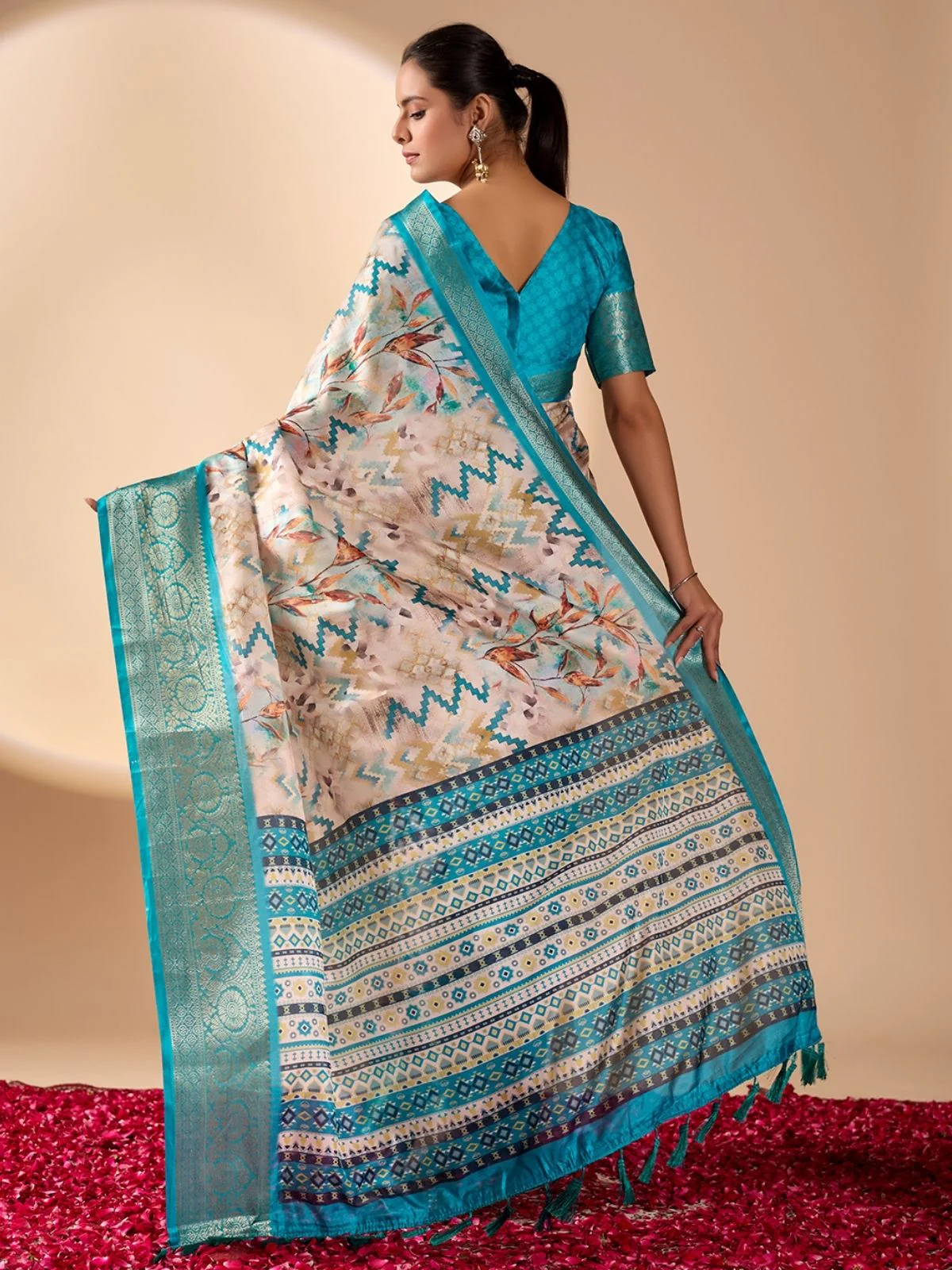 Odette Sea Green Silk Blend Printed Saree For Women - Image 3