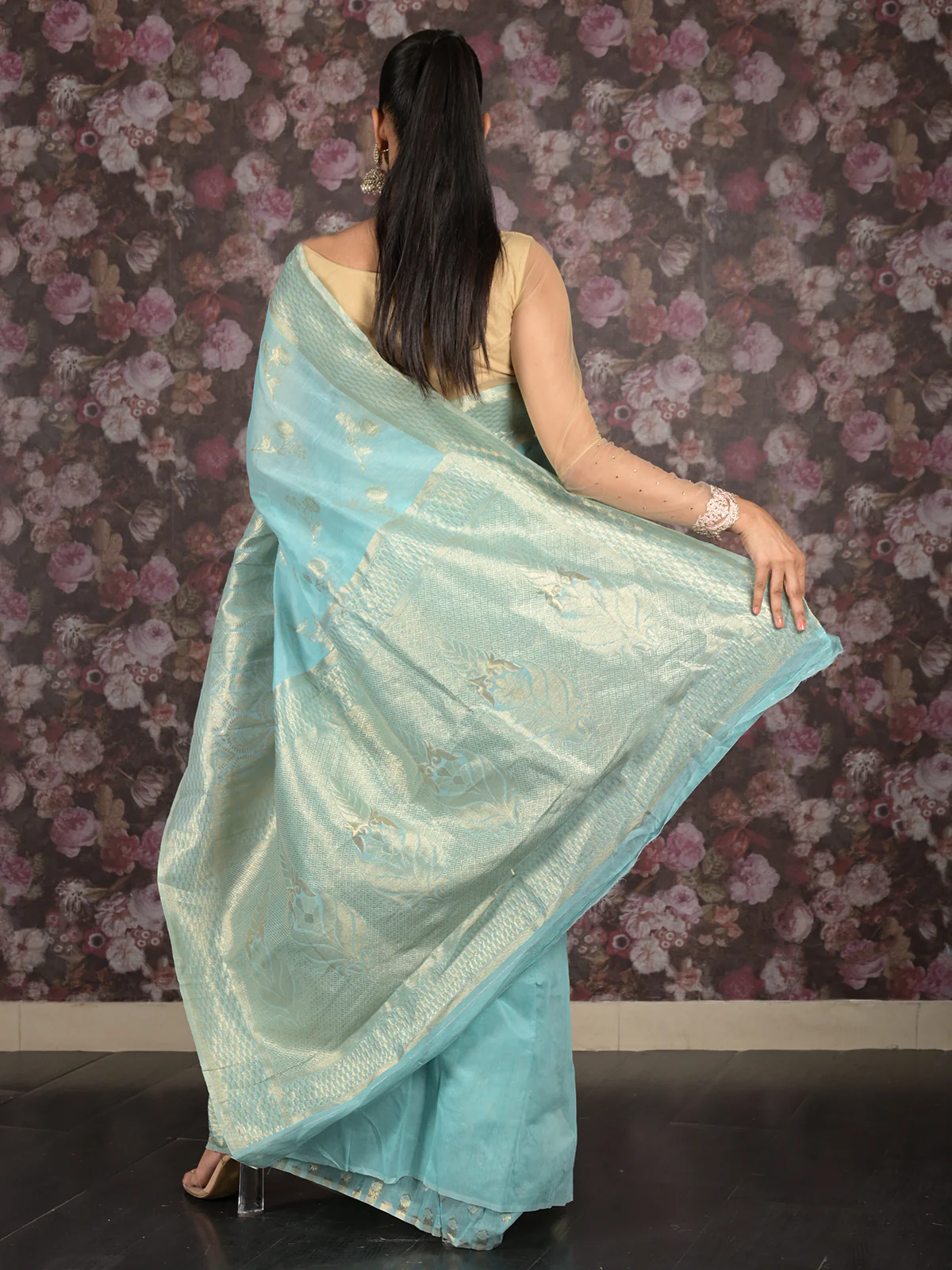 Odette Sea Green Silk Blend Saree With Unstitched Blouse For Women - Image 4