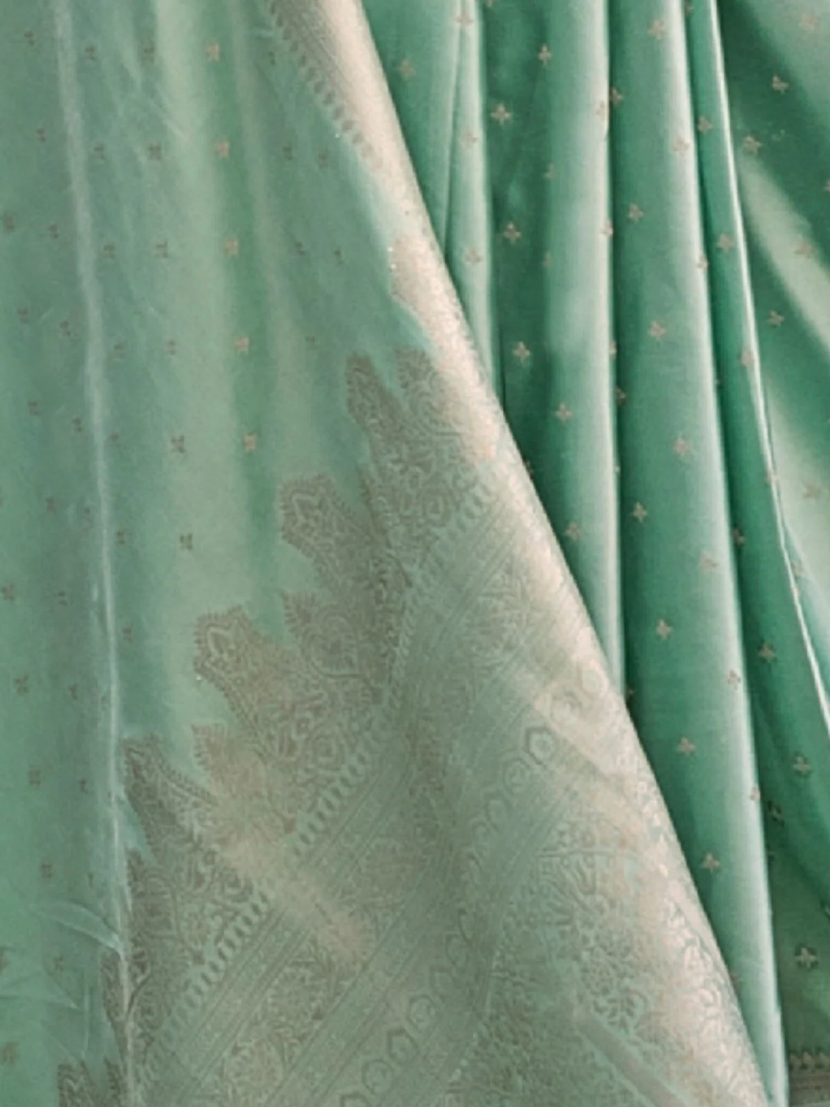Odette Sea Green Silk Blend Woven Saree With Unstitched Blouse For Women - Image 3