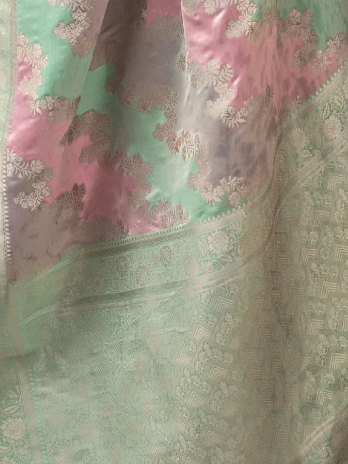 Odette Sea Green Silk Blend Woven Saree With Unstitched Blouse For Women - Image 2