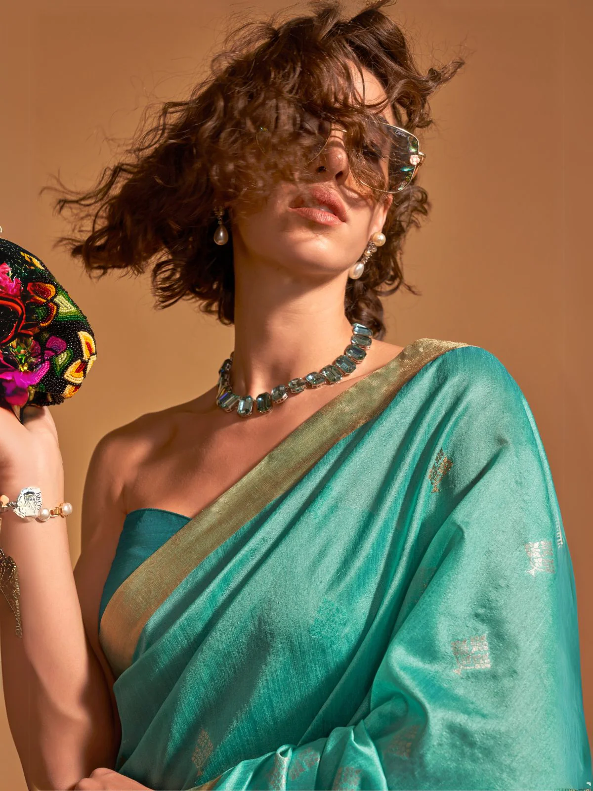 Odette Sea Green Silk Blend Woven Saree With Unstitched Blouse For Women - Image 2