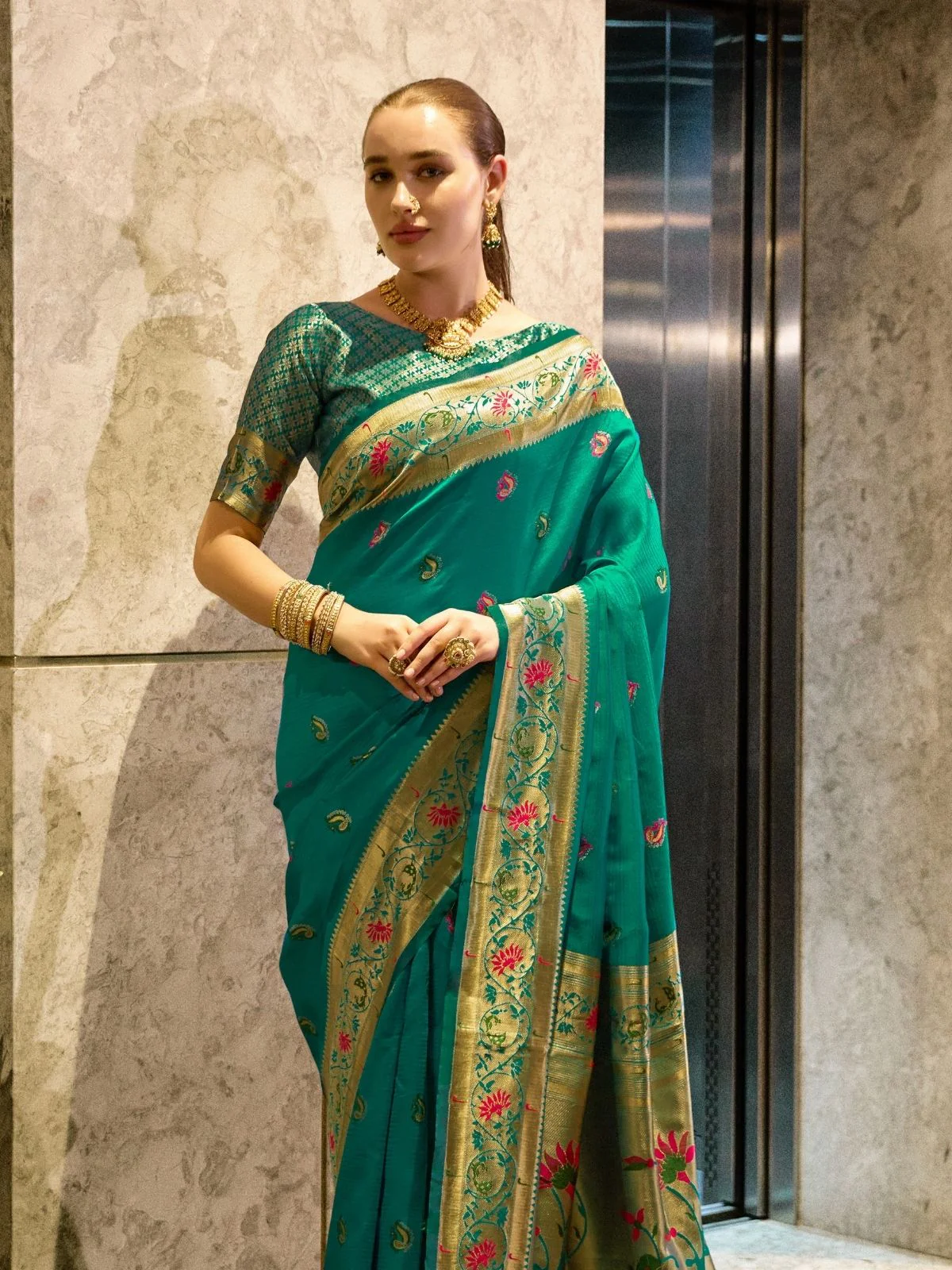 Odette Sea Green Silk Woven Paithani Saree For Women - Image 4