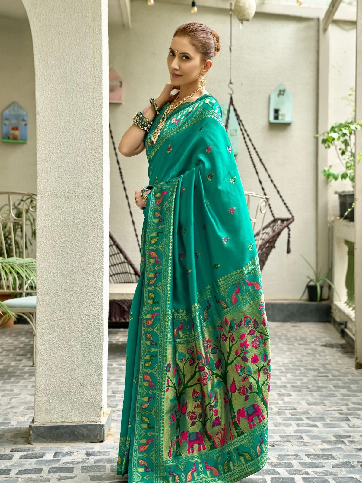 Odette Sea Green Silk Woven Paithani Saree For Women - Image 2