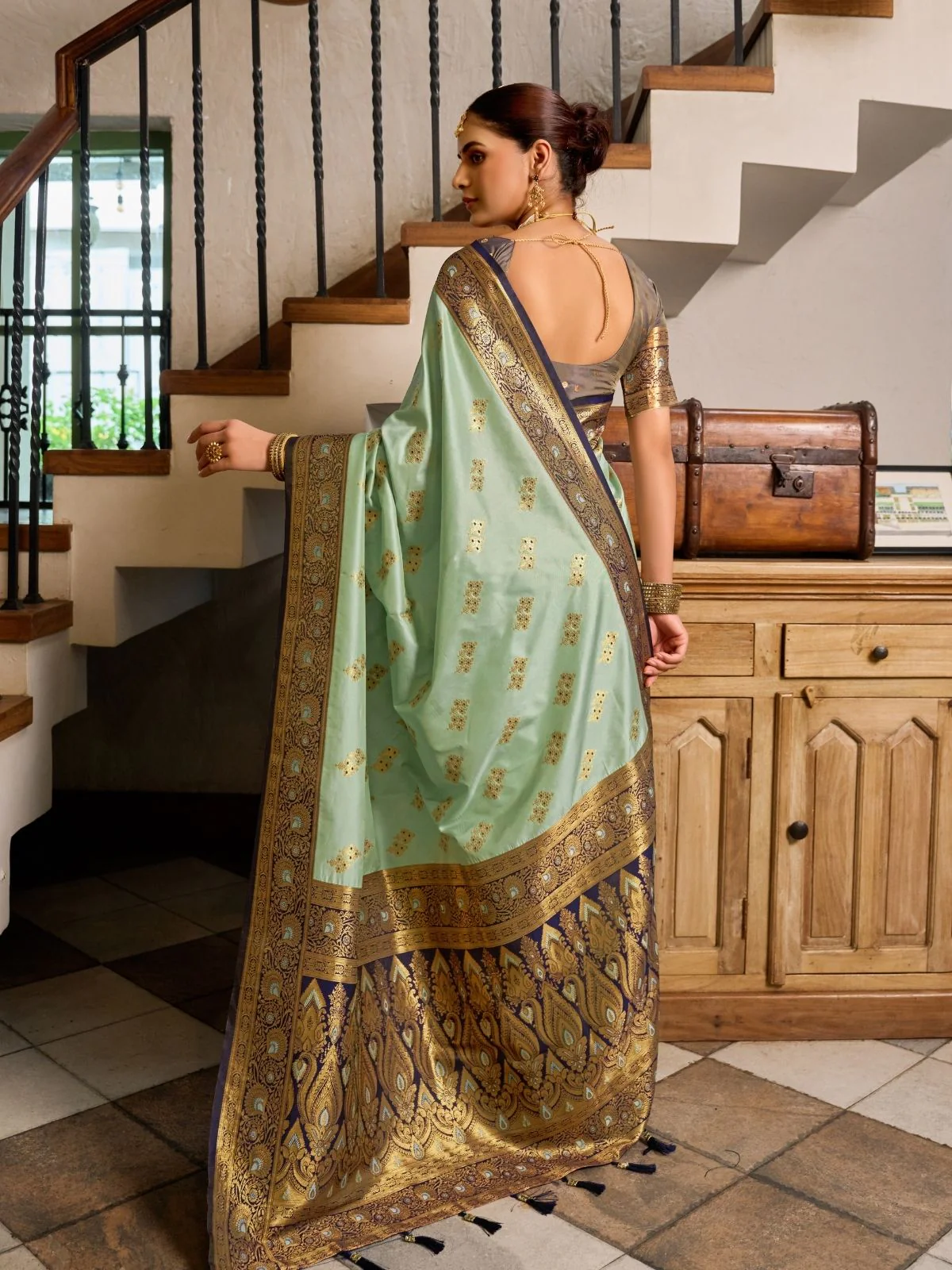 Odette Sea Green Silk Woven Saree For Women - Image 4