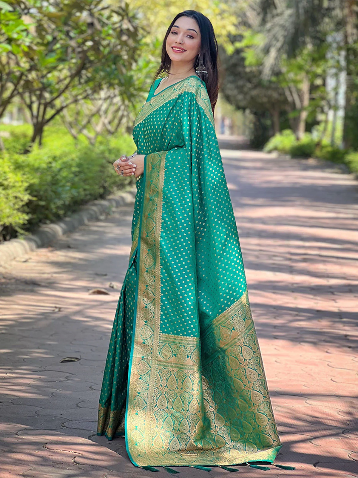 Odette Sea Green Woven Design Silk Blend Saree With Unstitched Blouse For Women - Image 2