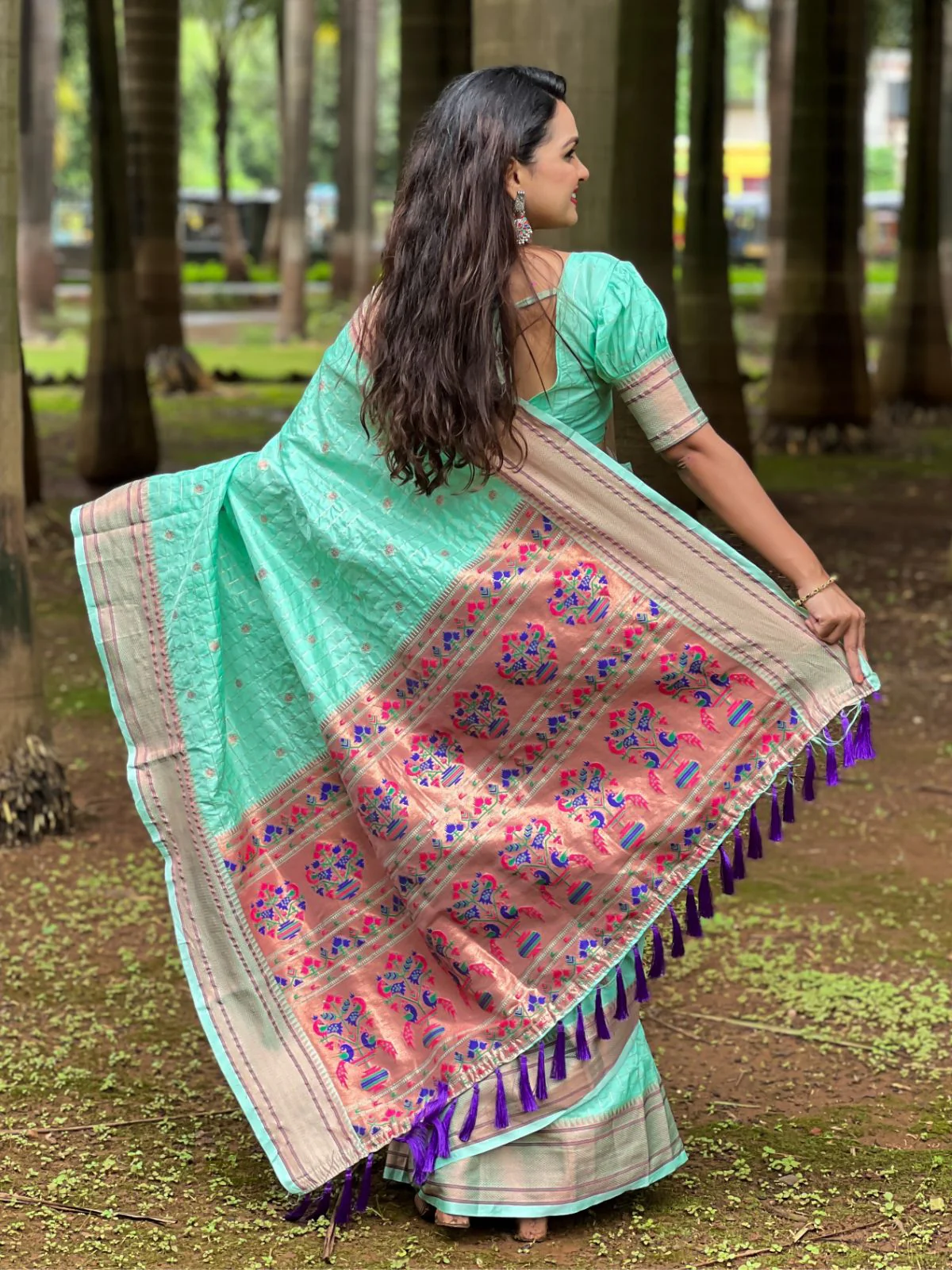Odette Sea Green Woven Design Silk Blend Saree With Unstitched Blouse For Women - Image 3